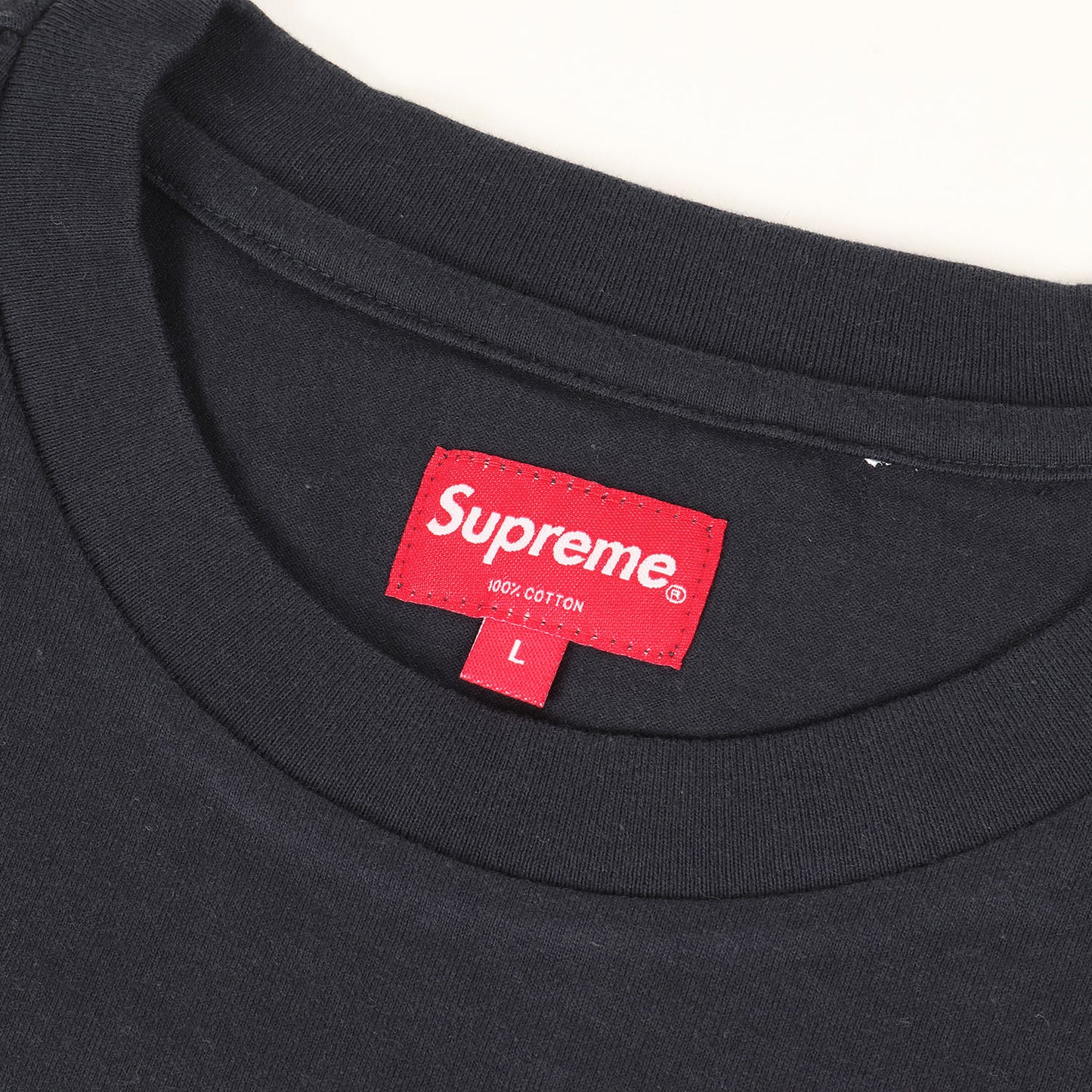 スモールBOXロゴ クルーネック Tシャツ(Small Box Tee)