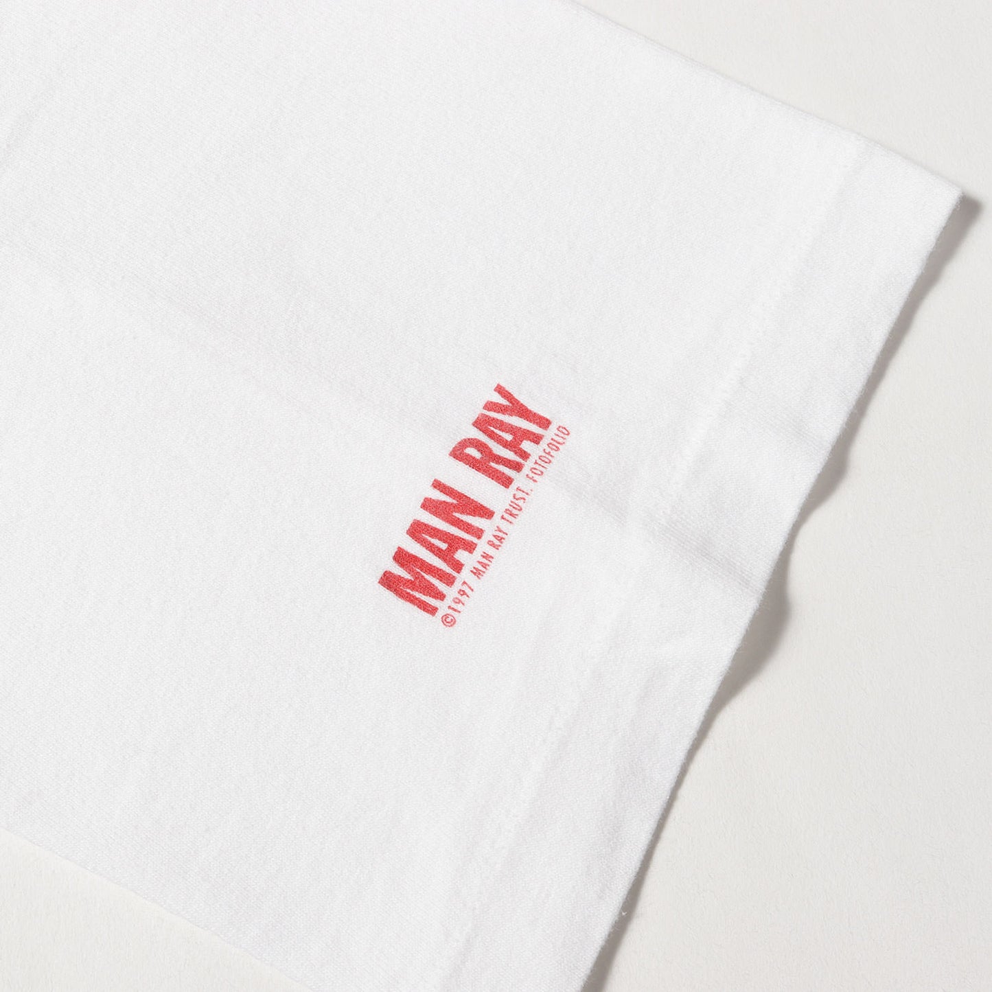 90s MAN RAY 唇 アートプリント Tシャツ(FRUIT OF THE LOOMボディ)