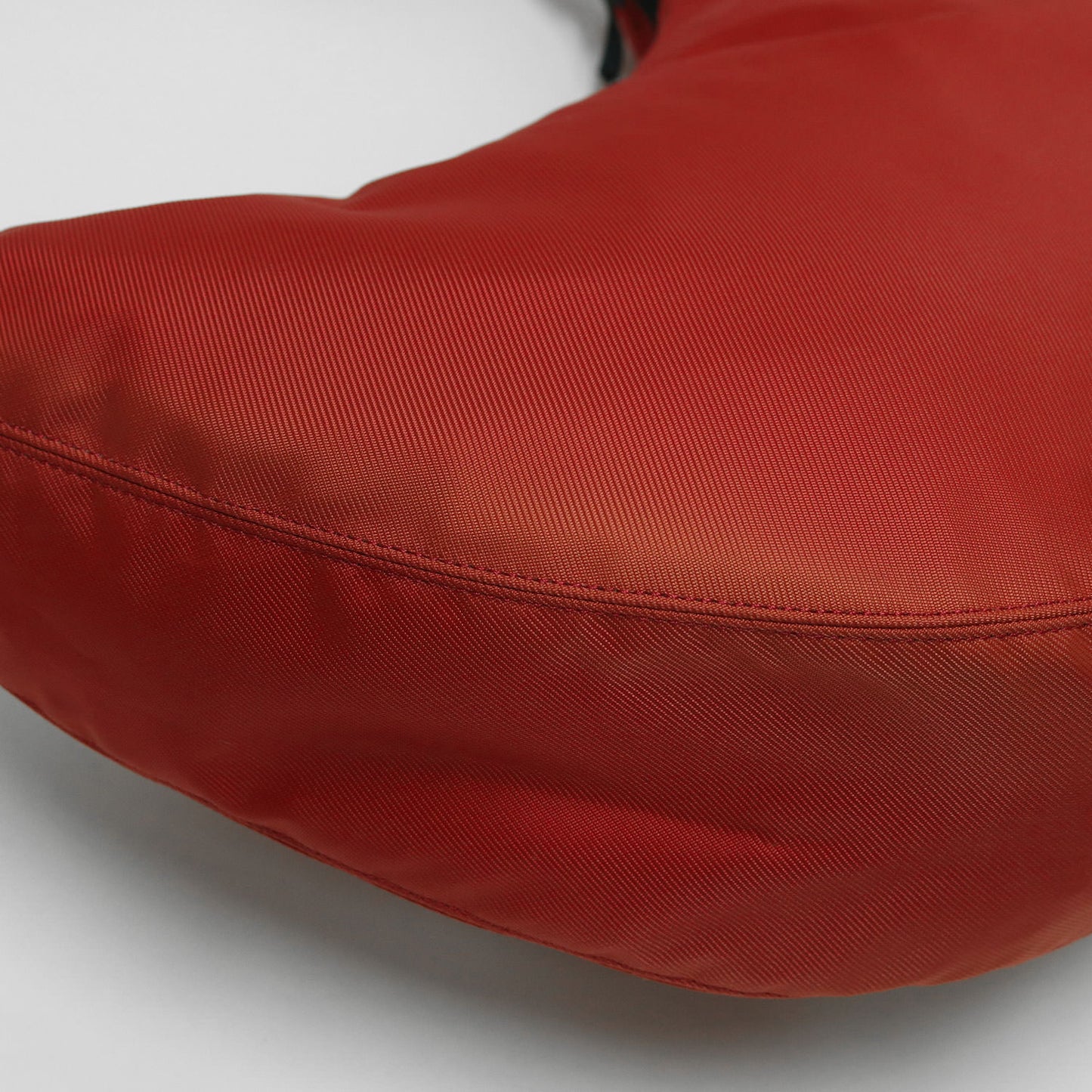 ラウンド ショルダーバッグ(ROUND SHOULDER BAG L)