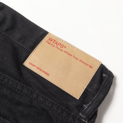 ベリースキニー ブラック デニムパンツ(BLUES. VERY SKINNY. RAW)