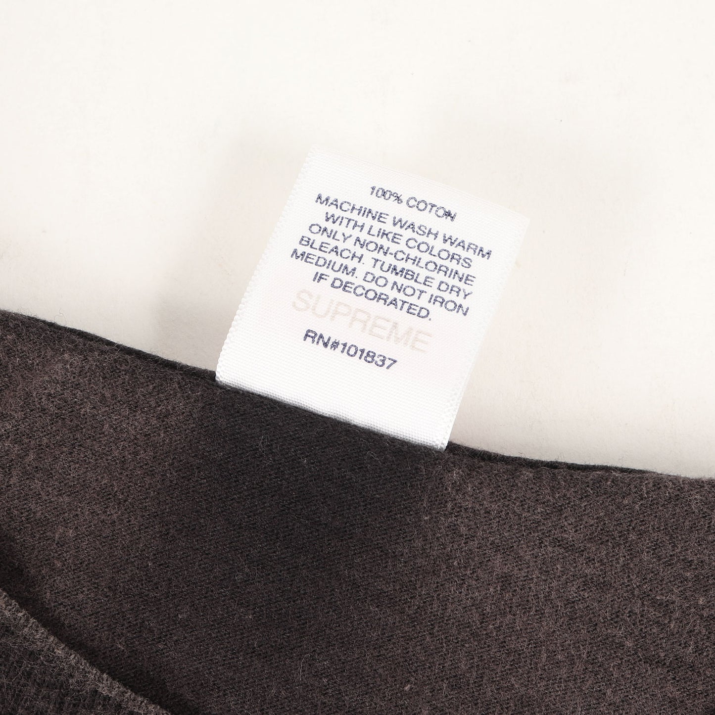 21SS ×KAWS チョークBOXロゴ Tシャツ(Chalk Box Logo Tee)