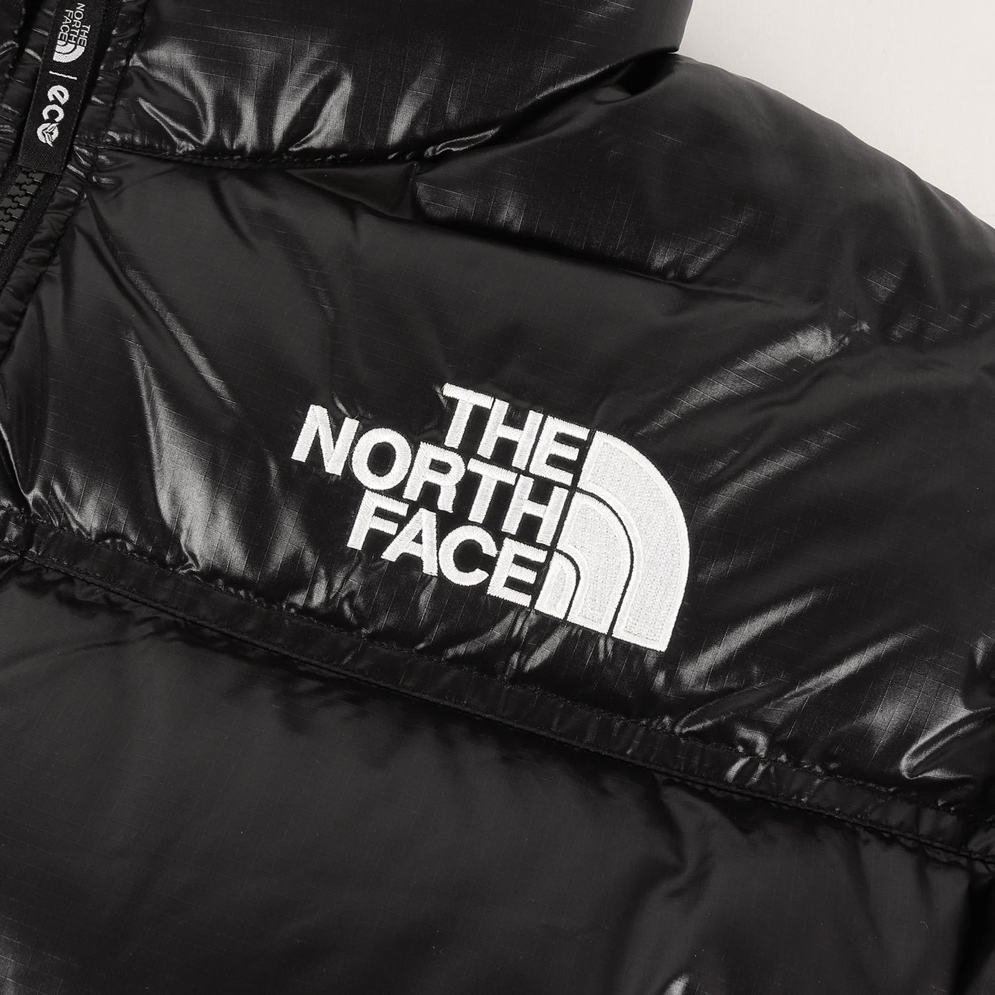 海外限定 ヌプシ ショート ダウンジャケット (Nuptse Short Jacket)