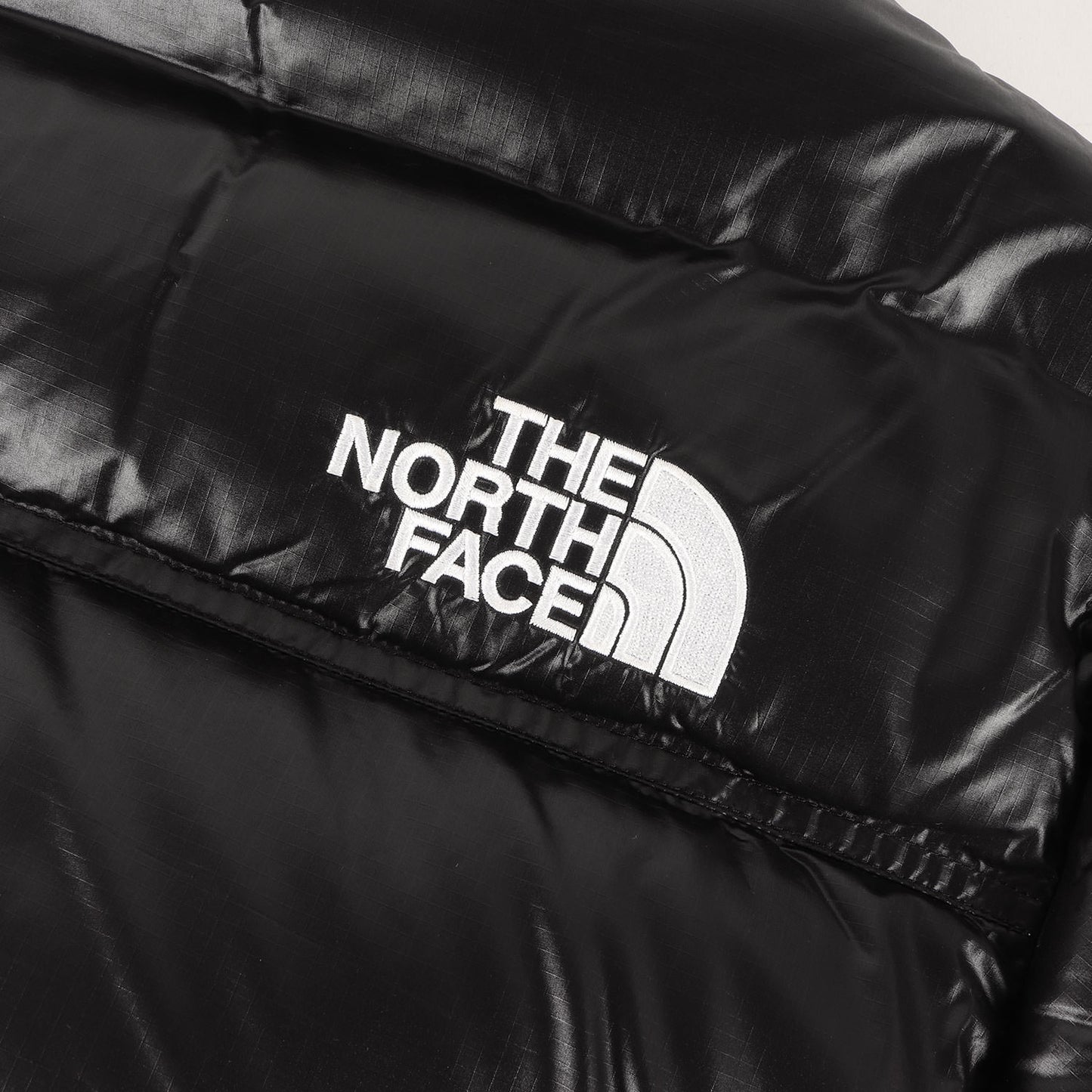海外限定 ヌプシ ショート ダウンジャケット (Nuptse Short Jacket)