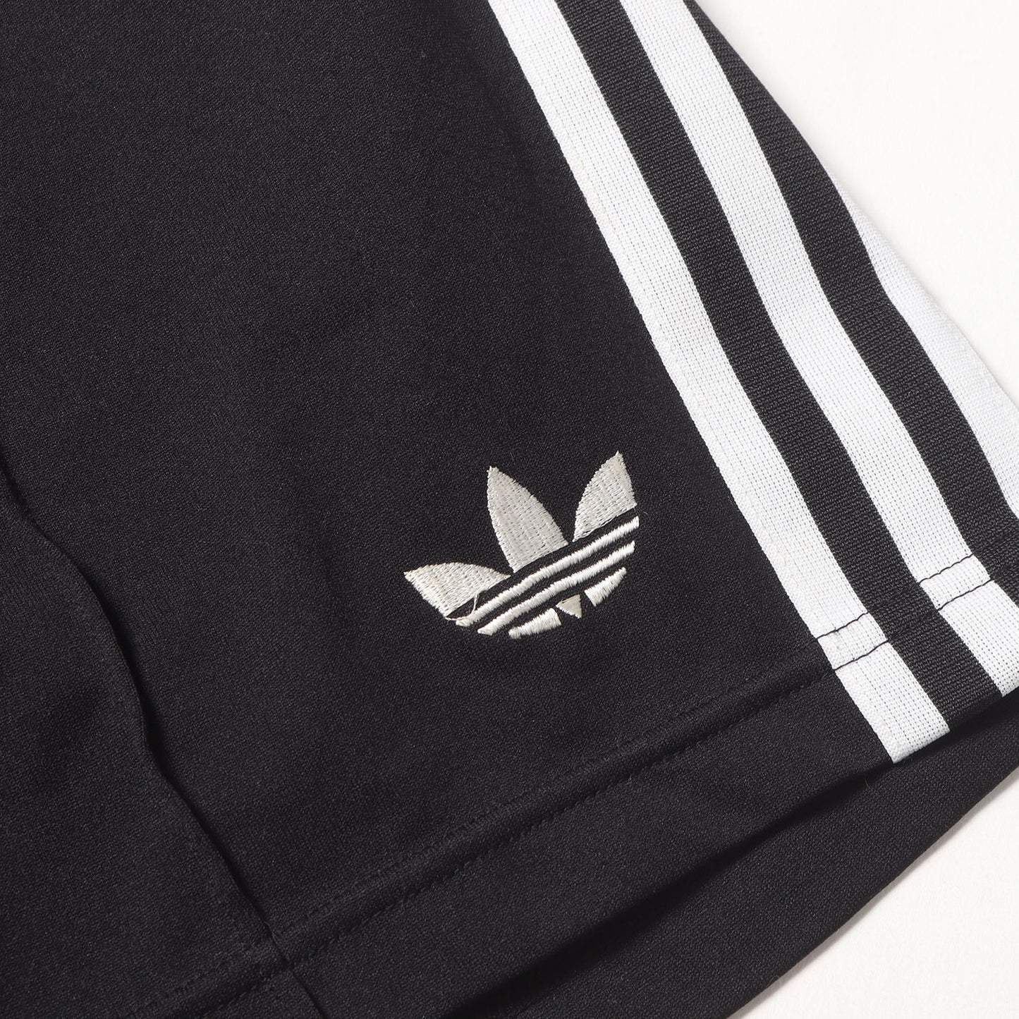 ×adidas スカル刺繍 ジャージ ゲームショーツ