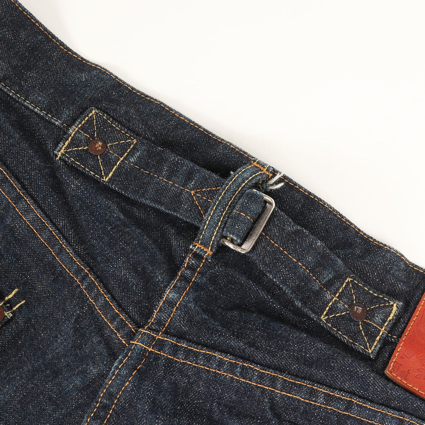 シンチバック付き セルビッチ デニムパンツ