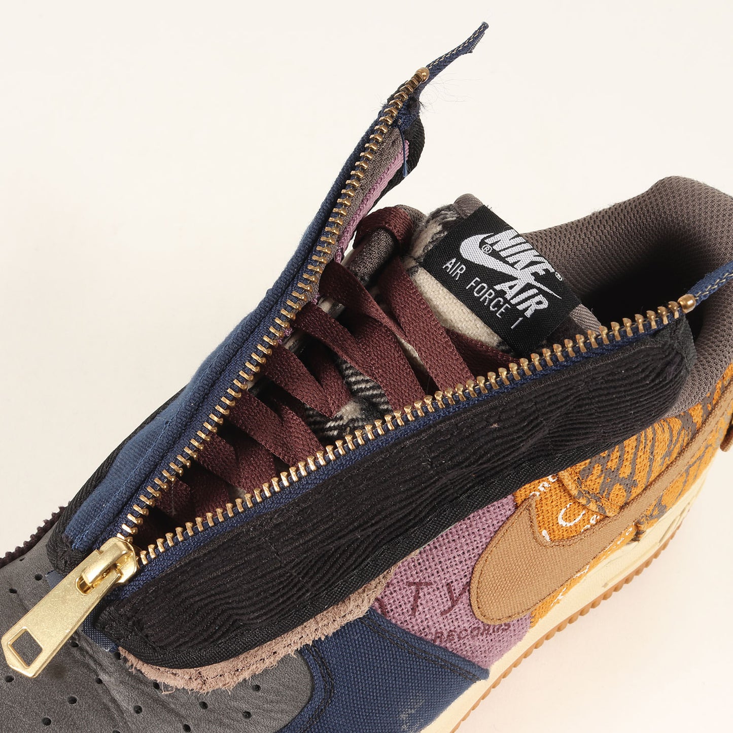 ×TRAVIS SCOTT AIR FORCE 1 LOW / CACTUS JACK (CN2405-900)