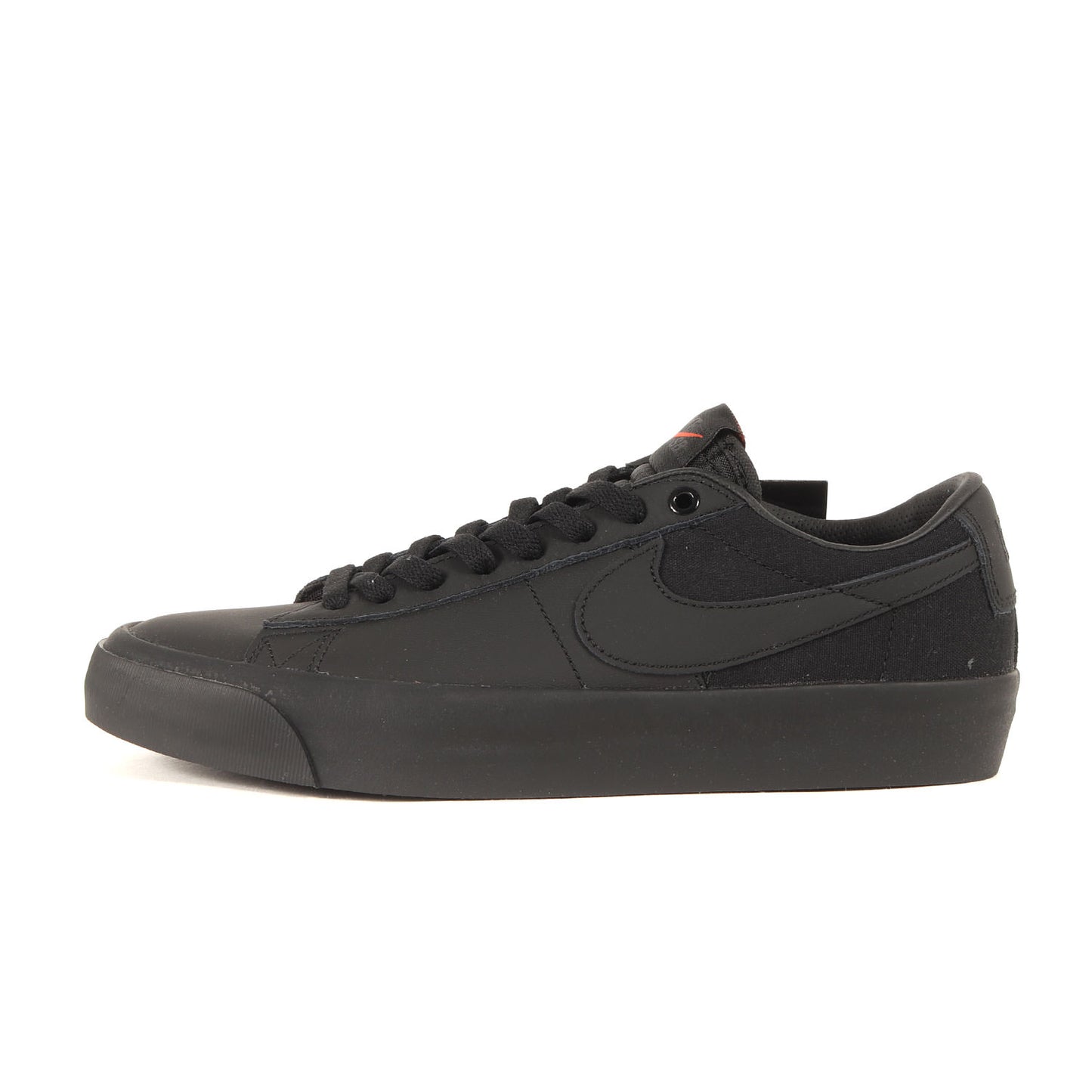 SB ZOOM BLAZER LOW PRO GT ISO TRIPLE BLACK (DR9099-001)