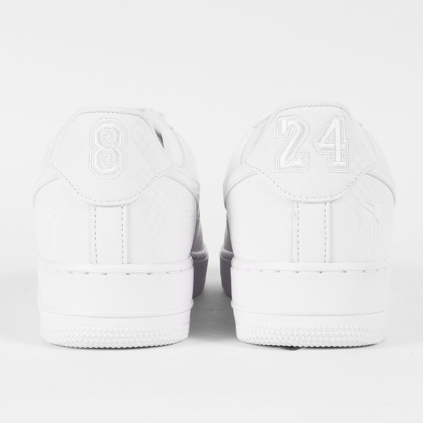 ×Kobe Bryant AIR FORCE 1 LOW (IB0018-100)