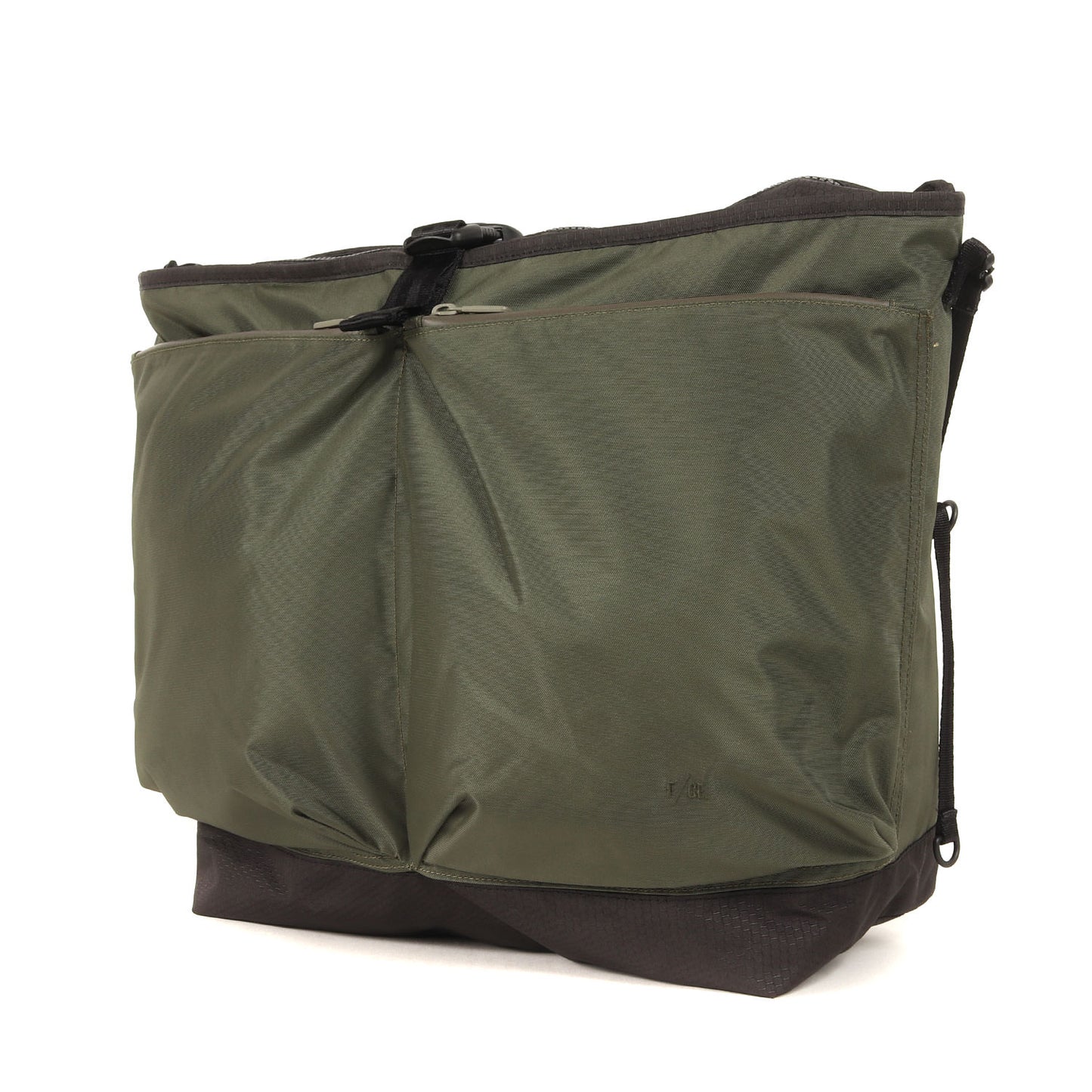 ライトウェイト クーリエ ショルダーバッグ(LIGHTWEIGHT COURIER SHOULDER BAG)