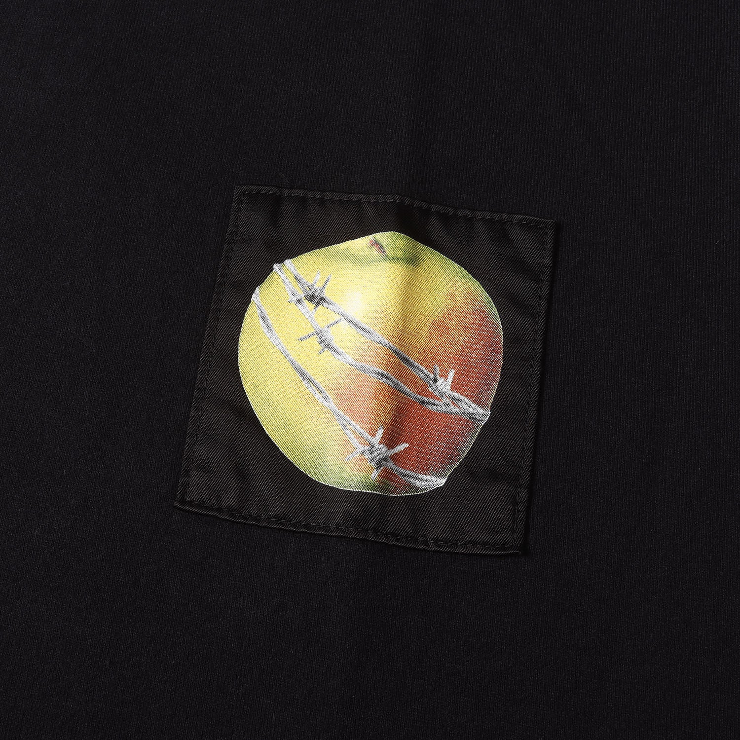 UNDERCOVER (アンダーカバー) 25SS グラフィックパッチ クルーネック T