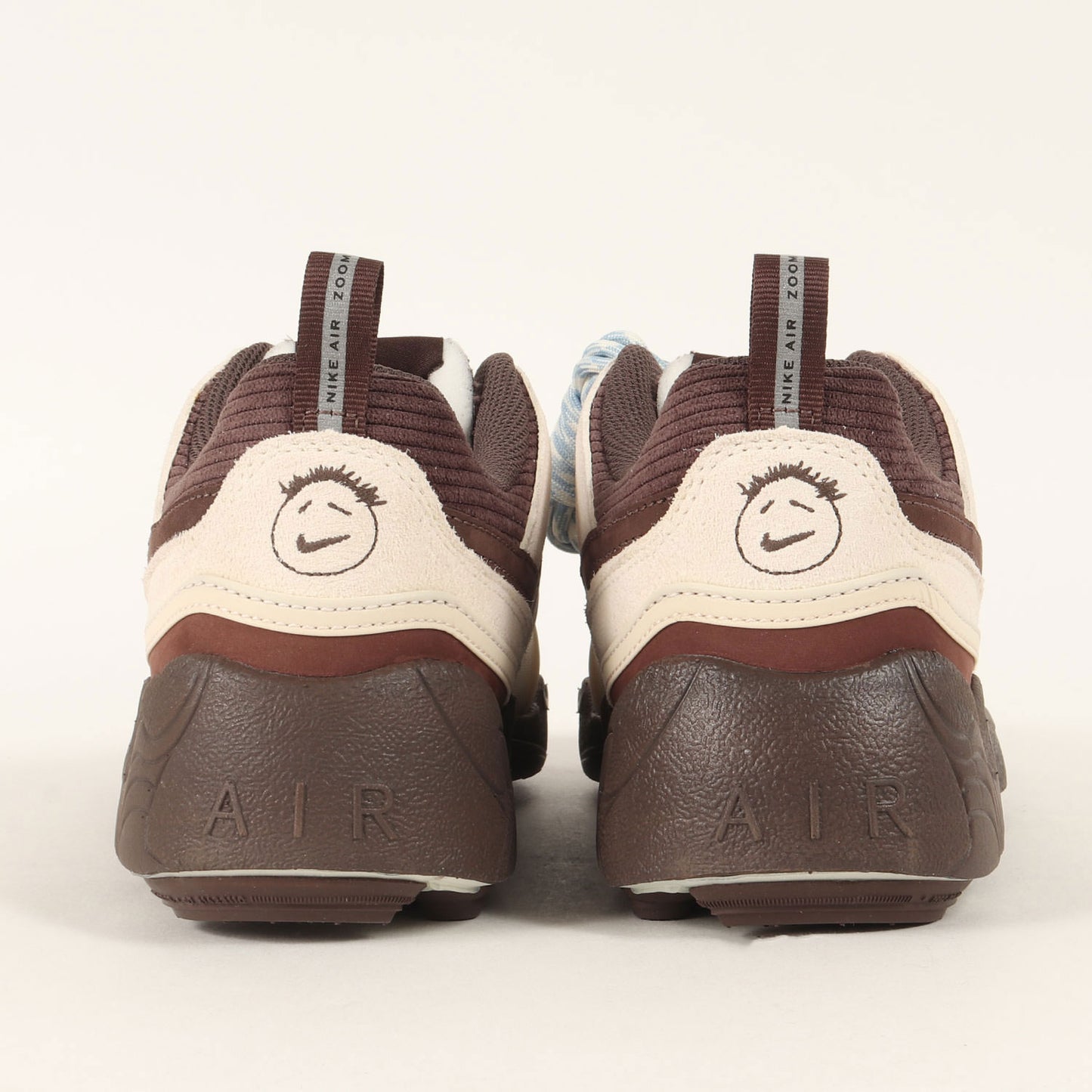 ×Travis Scott ZOOM FIELD JAXX LECHE BLUE (HQ3072-400)