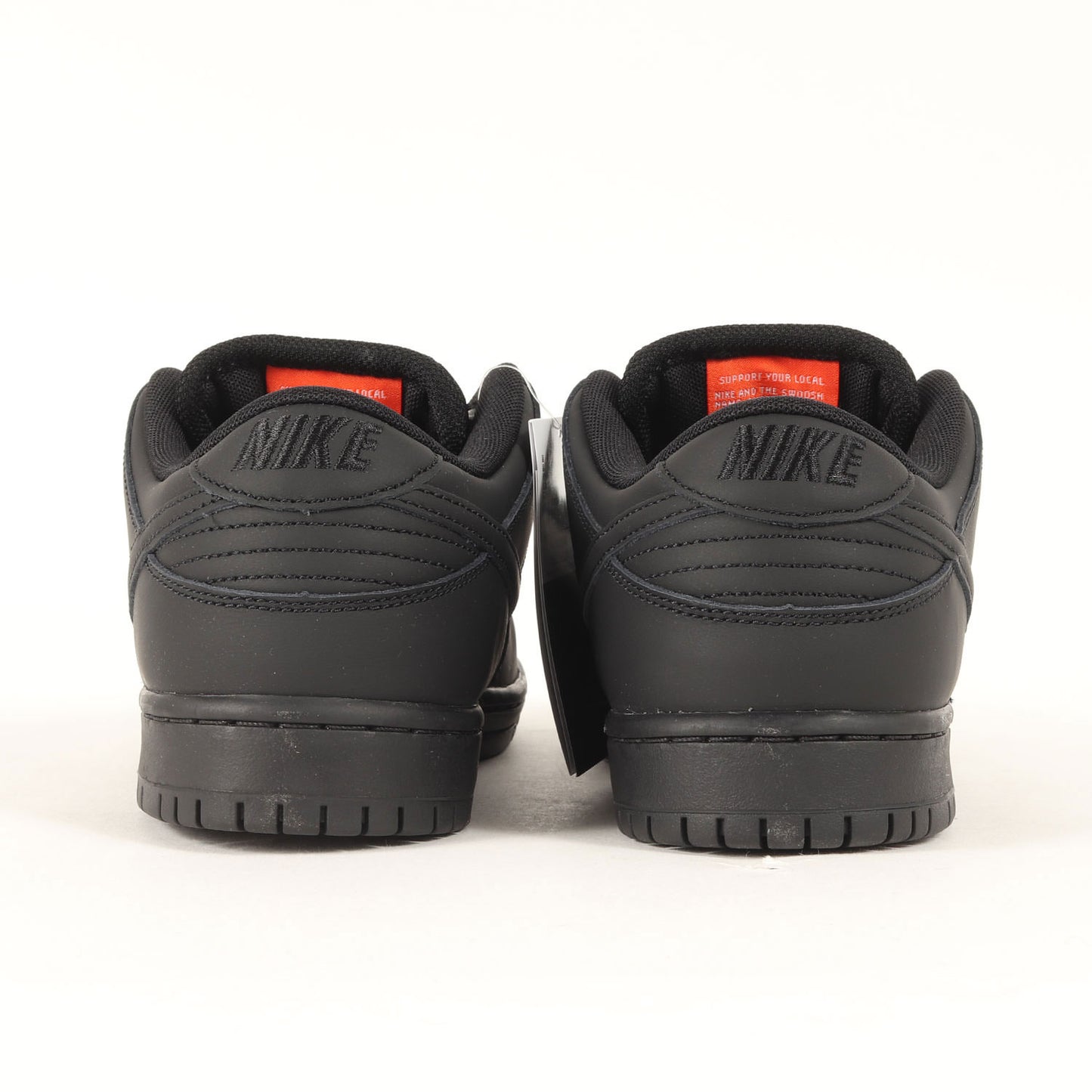 SB DUNK LOW PRO ISO ORANGE LABEL TRIPLE BLACK (FJ1674-001)