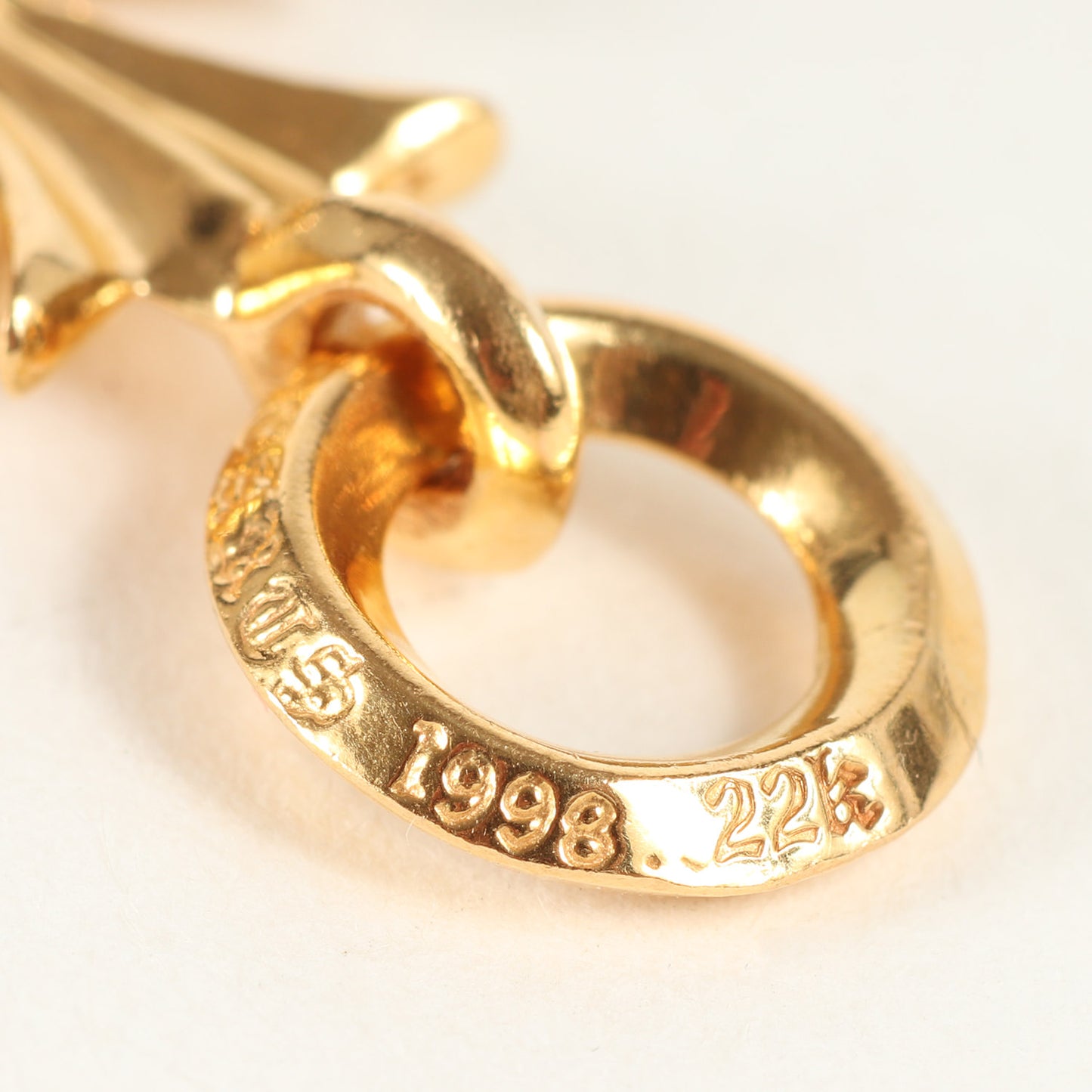 22K ゴールド タイニー CHクロス チャーム ペンダント(22K Tiny CH Cross)