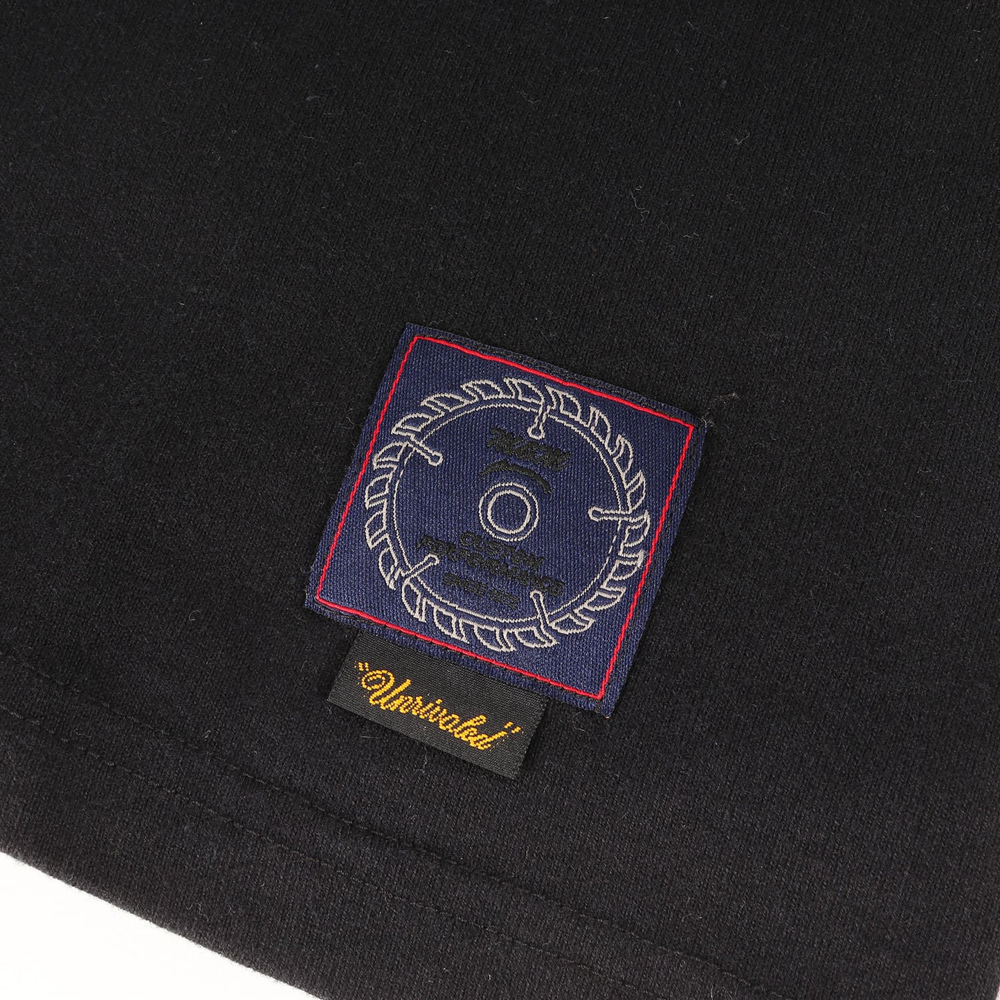 ×UNRIVALED スターパッチ バンダナプリント Tシャツ