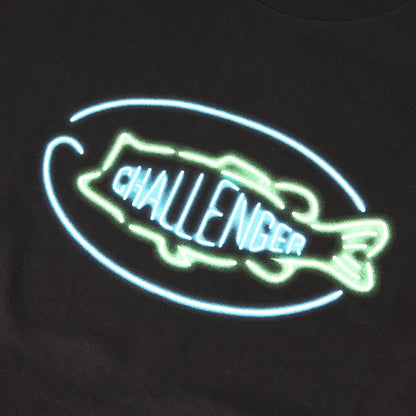 ネオンロゴ クルーネック Tシャツ(BASS NEON SIGN TEE)