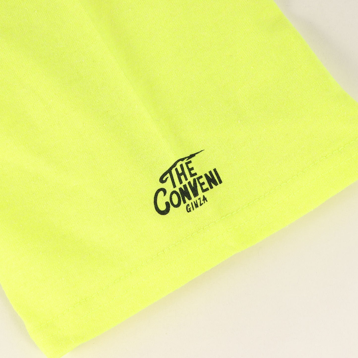 ×THE CONVENI ブランドロゴ Tシャツ