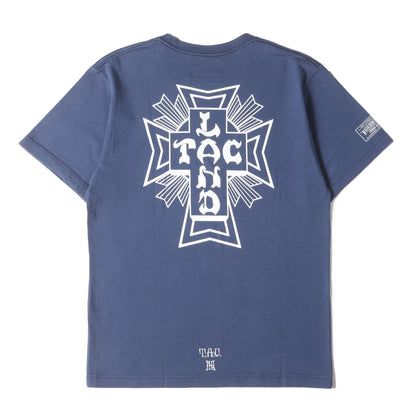 ×TRIPLE ACE CLUB クロスグラフィック プリントTシャツ