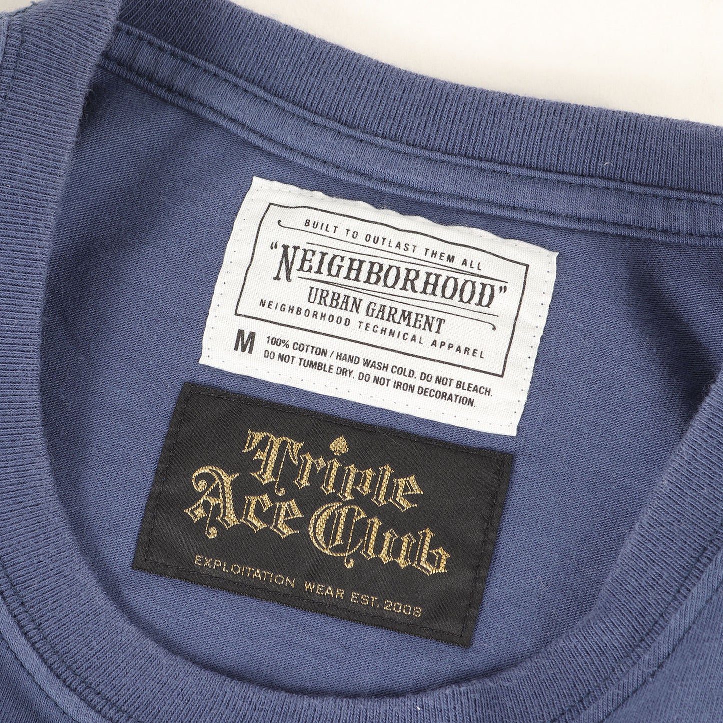 ×TRIPLE ACE CLUB クロスグラフィック プリントTシャツ