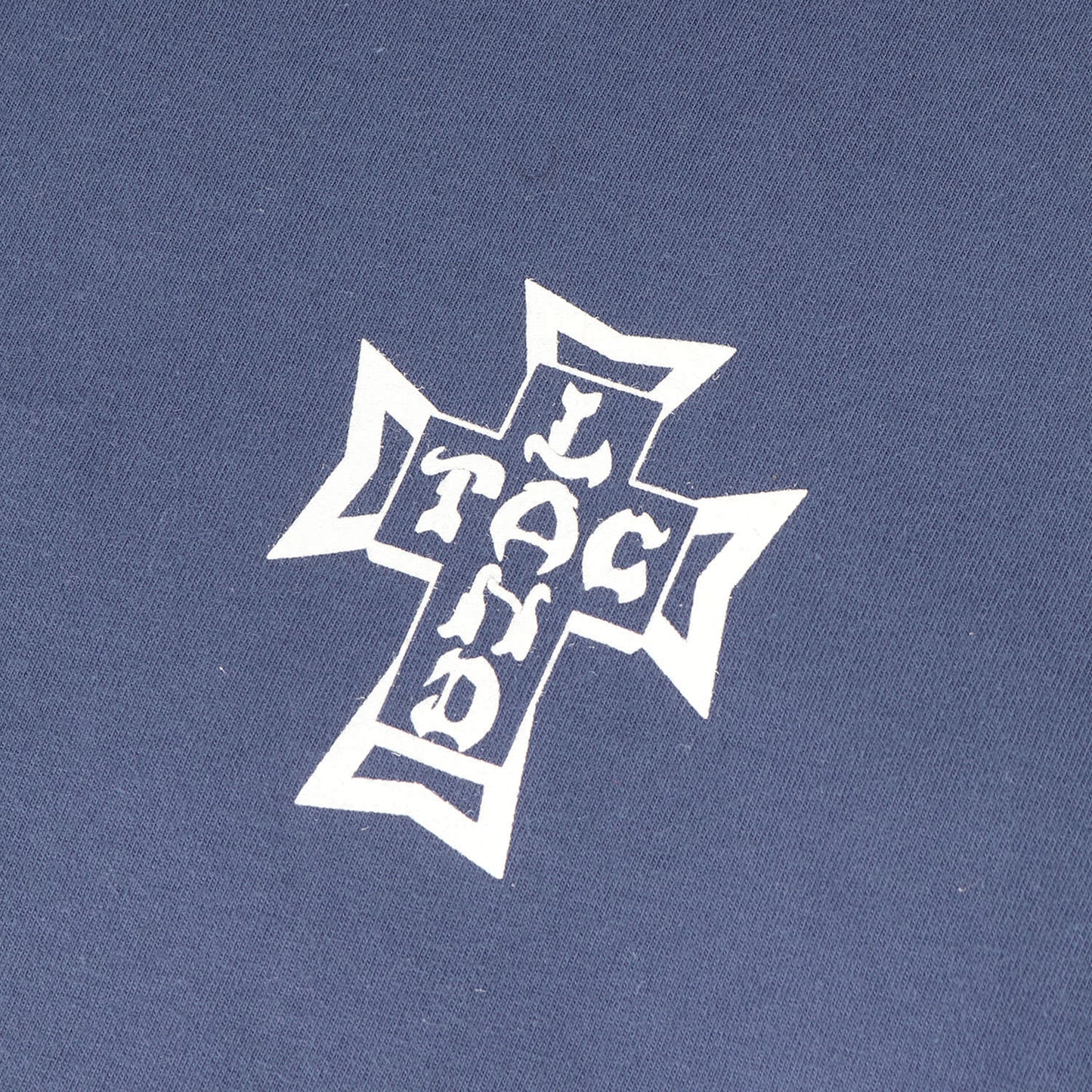 ×TRIPLE ACE CLUB クロスグラフィック プリントTシャツ