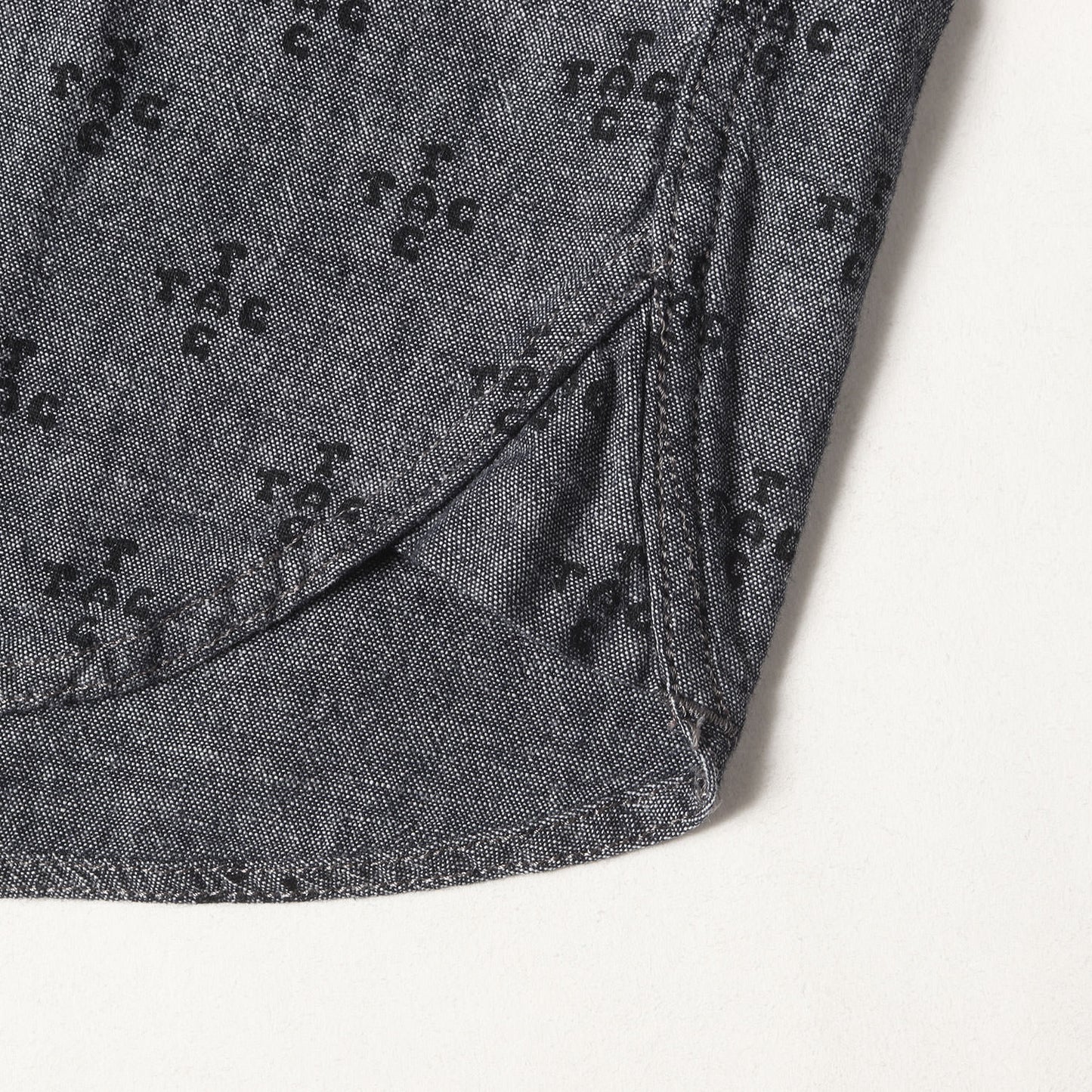 ×TRIPLE ACE CLUB ロゴ総柄 シャンブレーシャツ(NHTA CHANBRAY / C-SHIRT. LS)