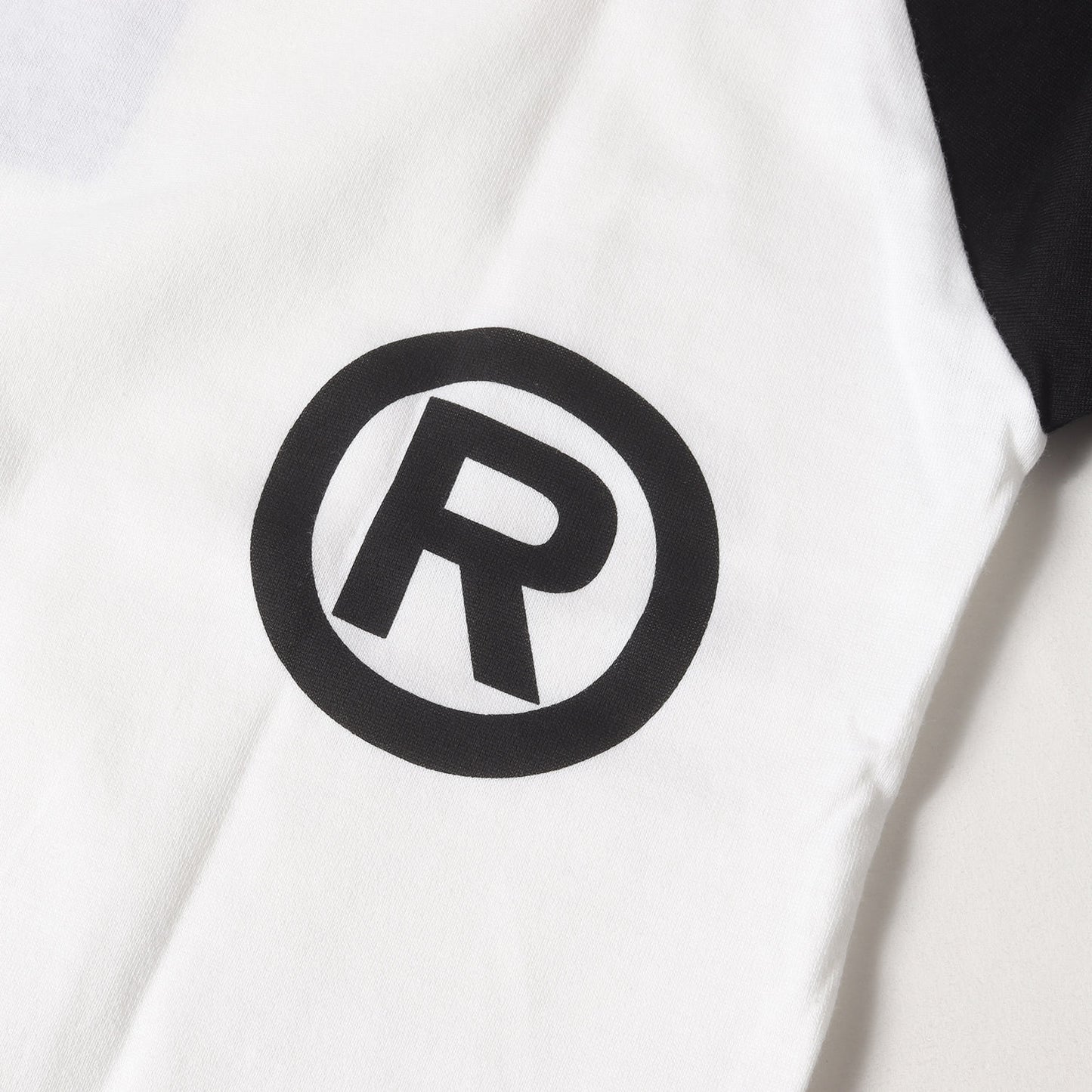 袖ロゴ ラグラン ロングスリーブ Tシャツ