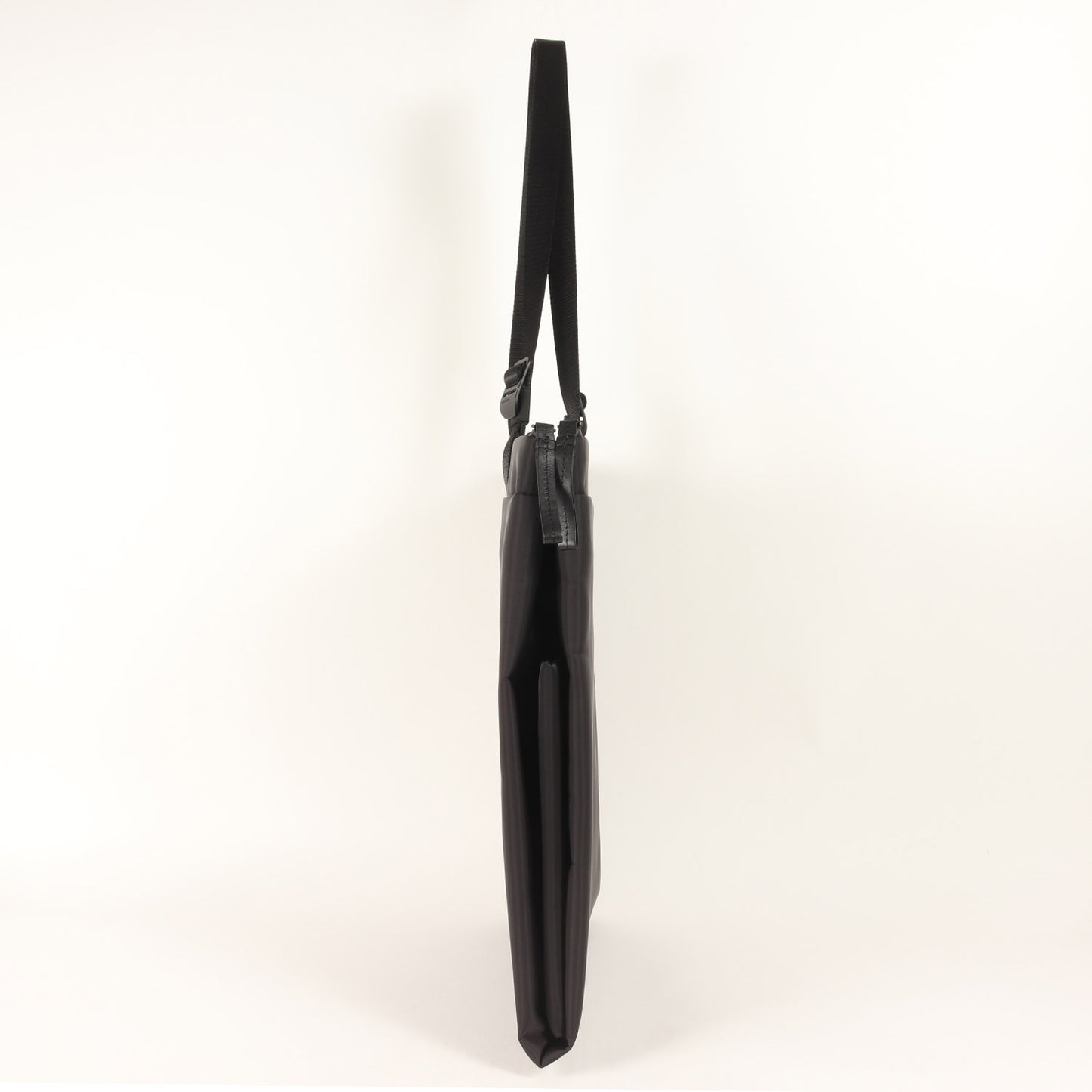 セーラム スリーク トートバッグ(Salm Sleek Black)