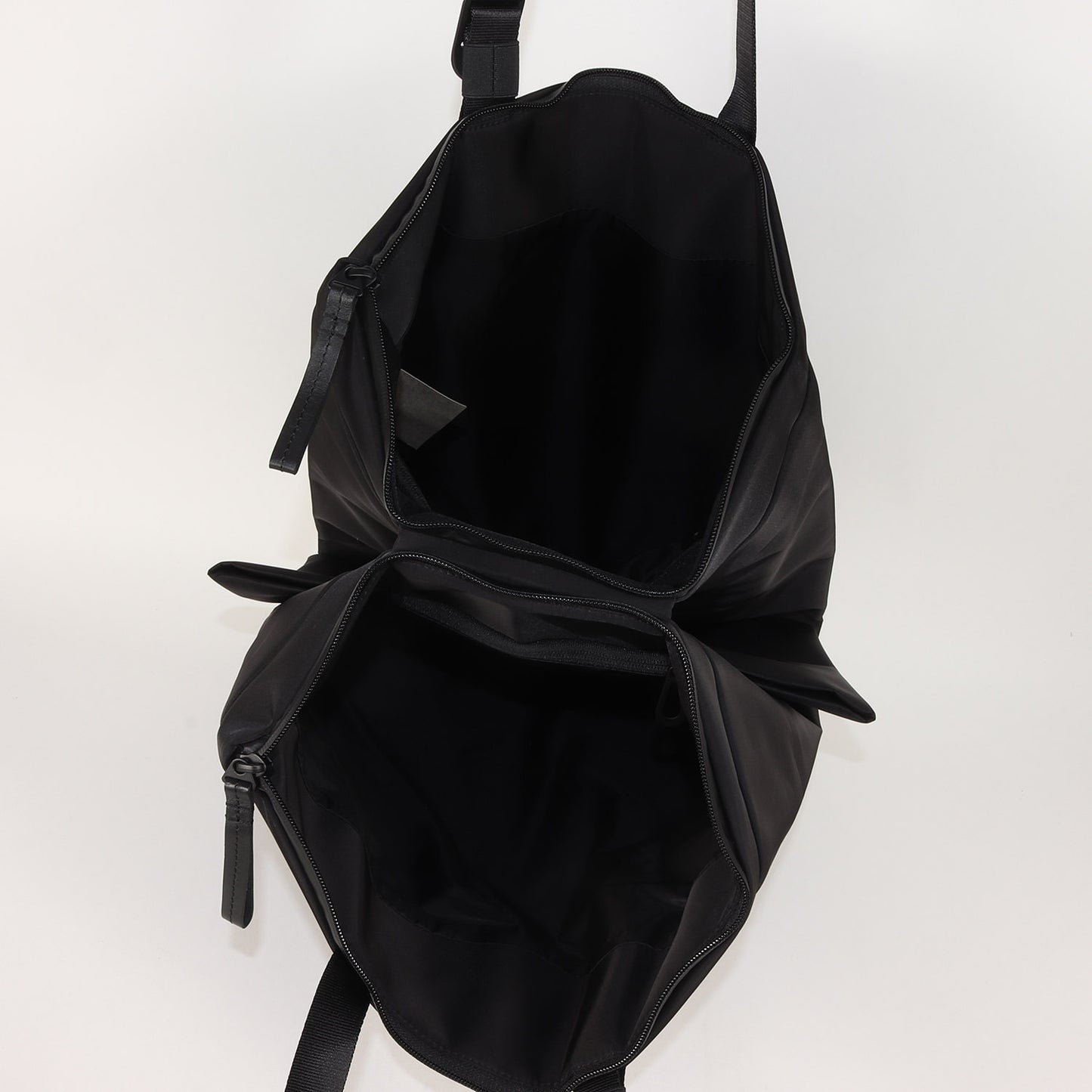 セーラム スリーク トートバッグ(Salm Sleek Black)