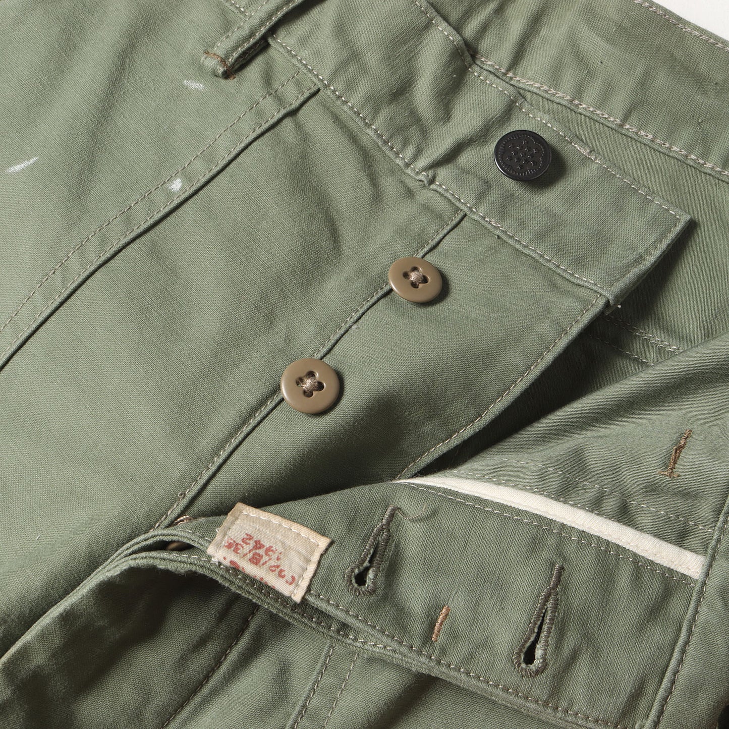 [現行モデル] ペンキ加工 コットンサテン ユーティリティ ベイカーパンツ