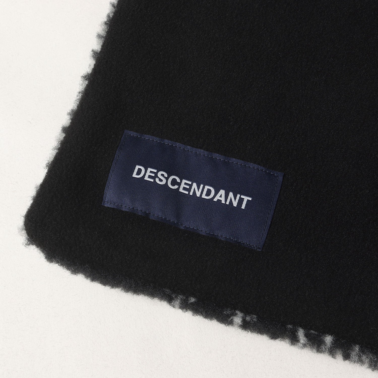 descendant 24aw HELLYHANSEN スカーフファイバーパイル センスがいい