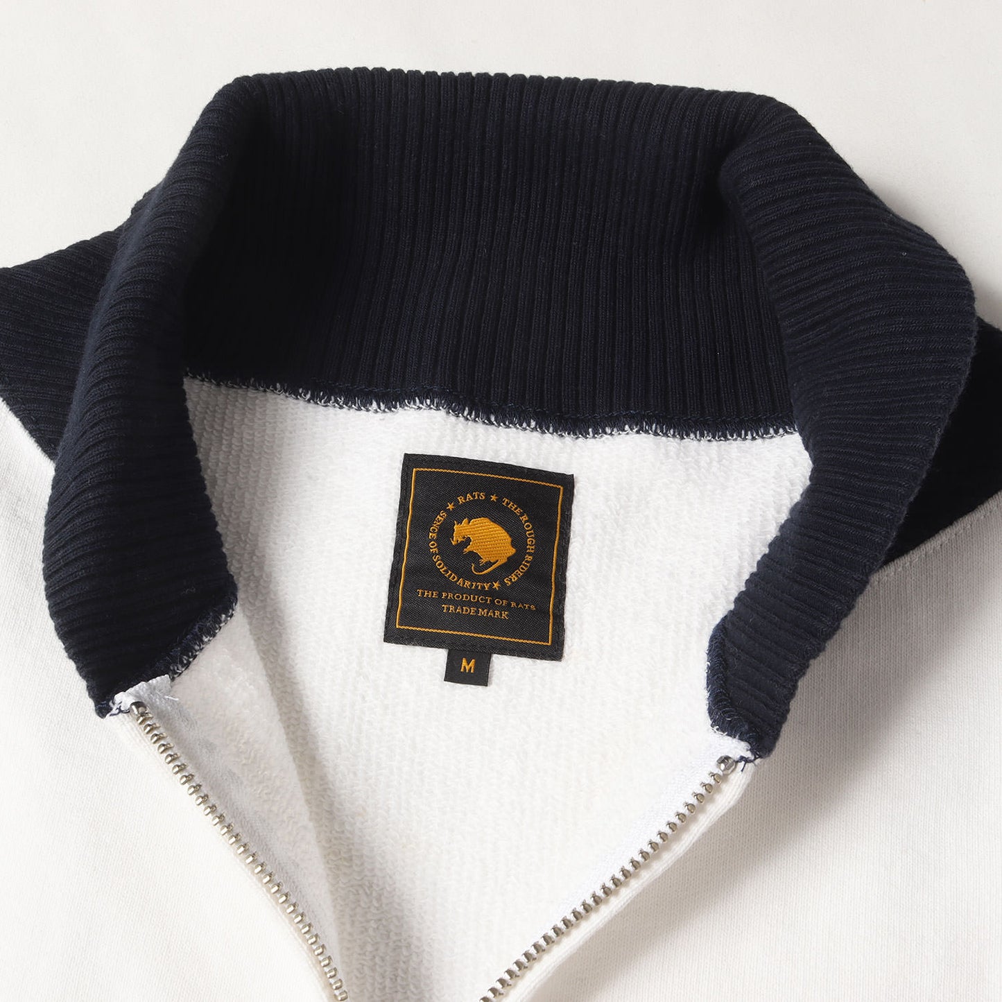 グラフィックプリント ジップ スウェット(ZIP UP TRIM SWEAT)