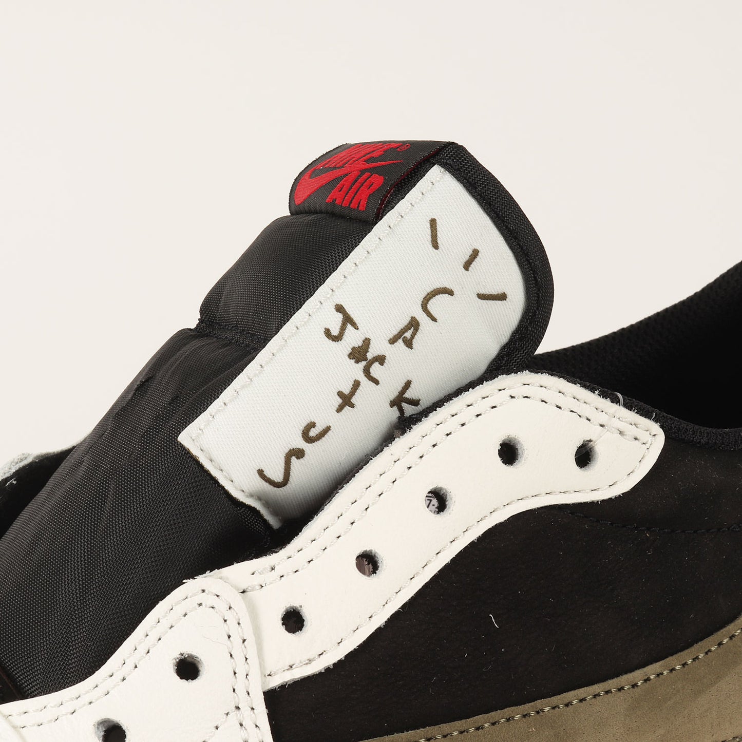 ×Travis Scott WMNS AIR JORDAN 1 LOW OG SP MEDIUM OLIVE (DZ4137-106)