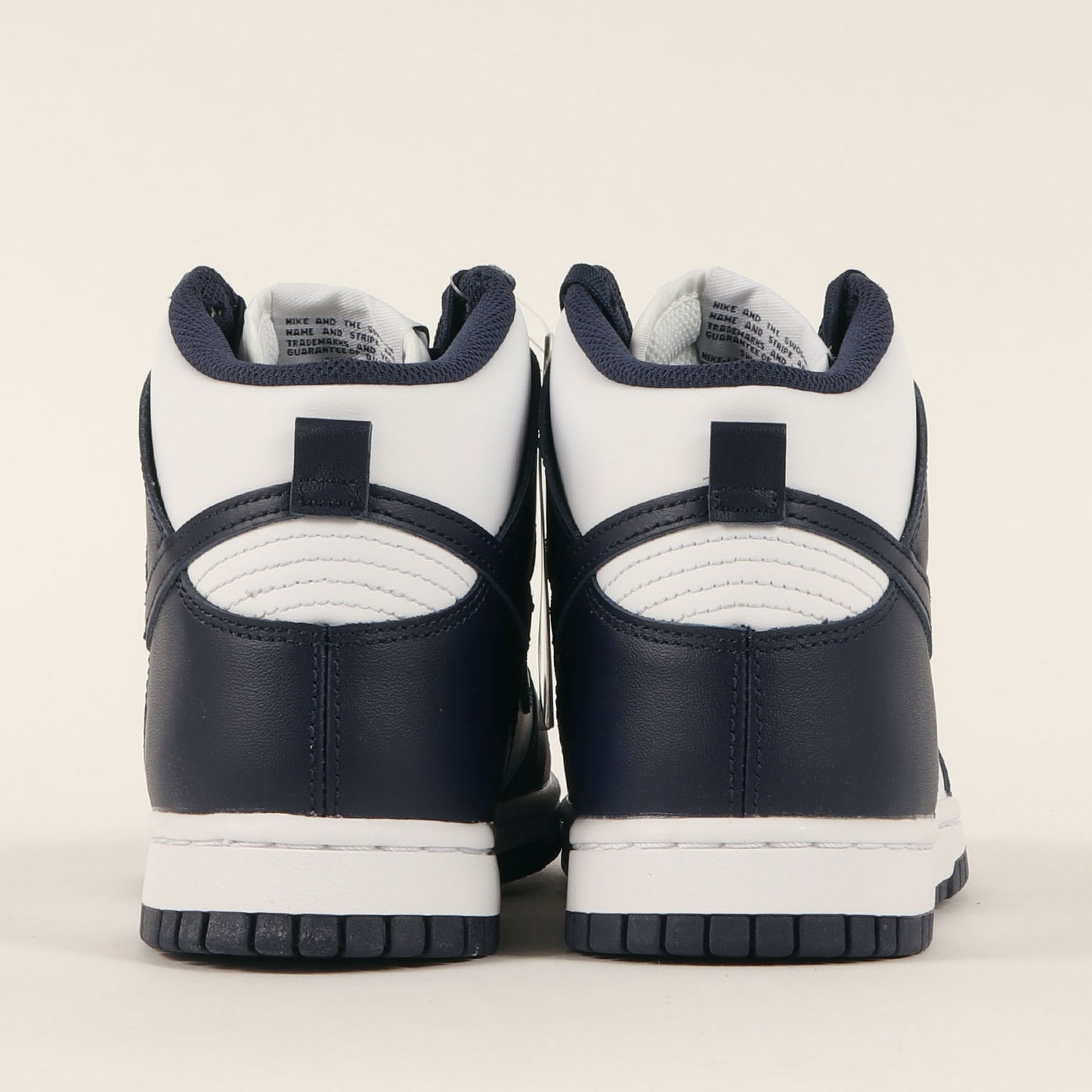 DUNK HI RETRO ビラノバ大学カラー(DD1399-104)