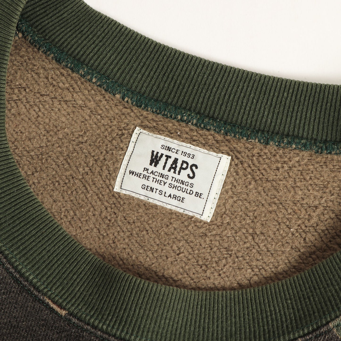 カレッジロゴ タイガーカモ スウェット(DESIGN CREW NECK 05)