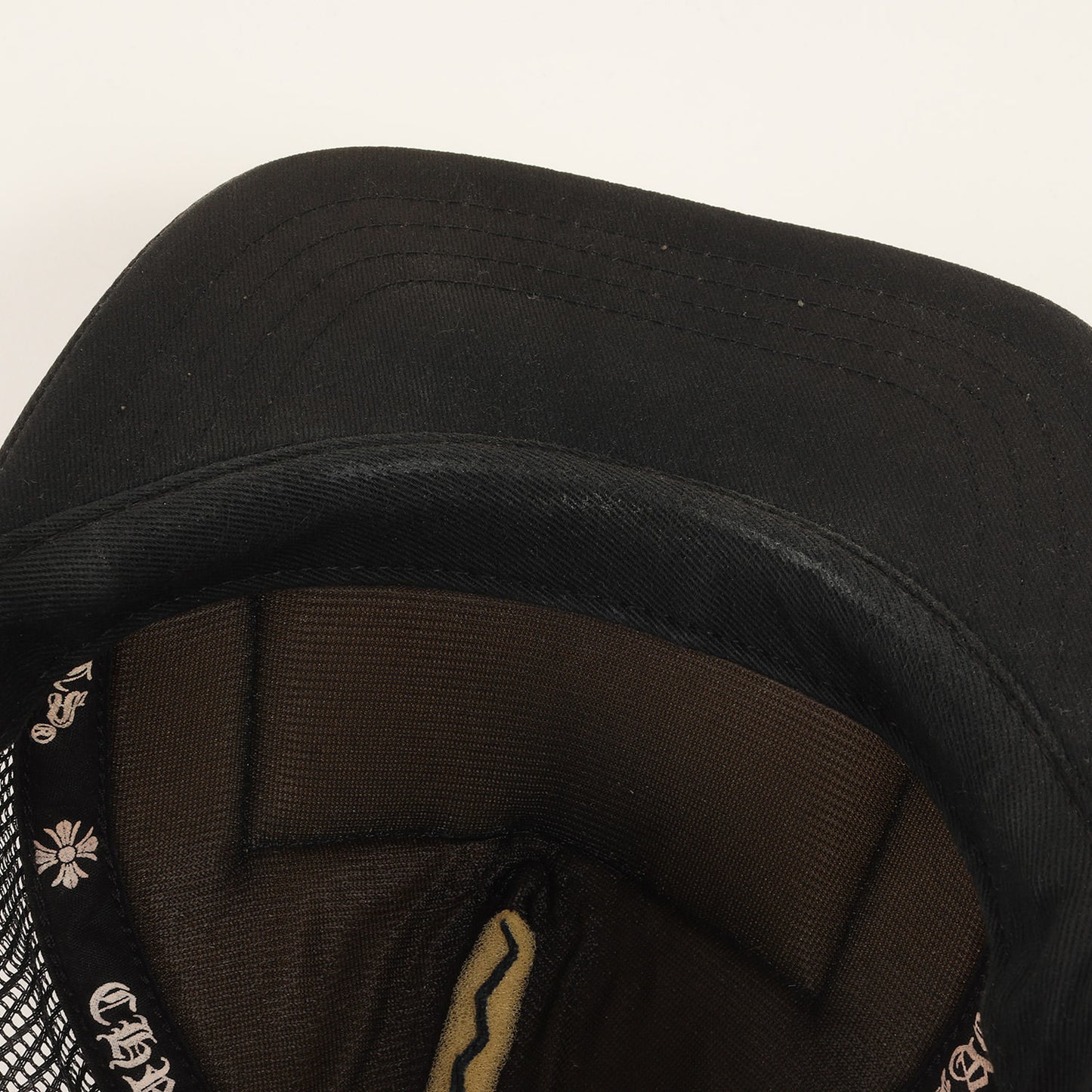 NEW CHワッペン トラッカーメッシュキャップ