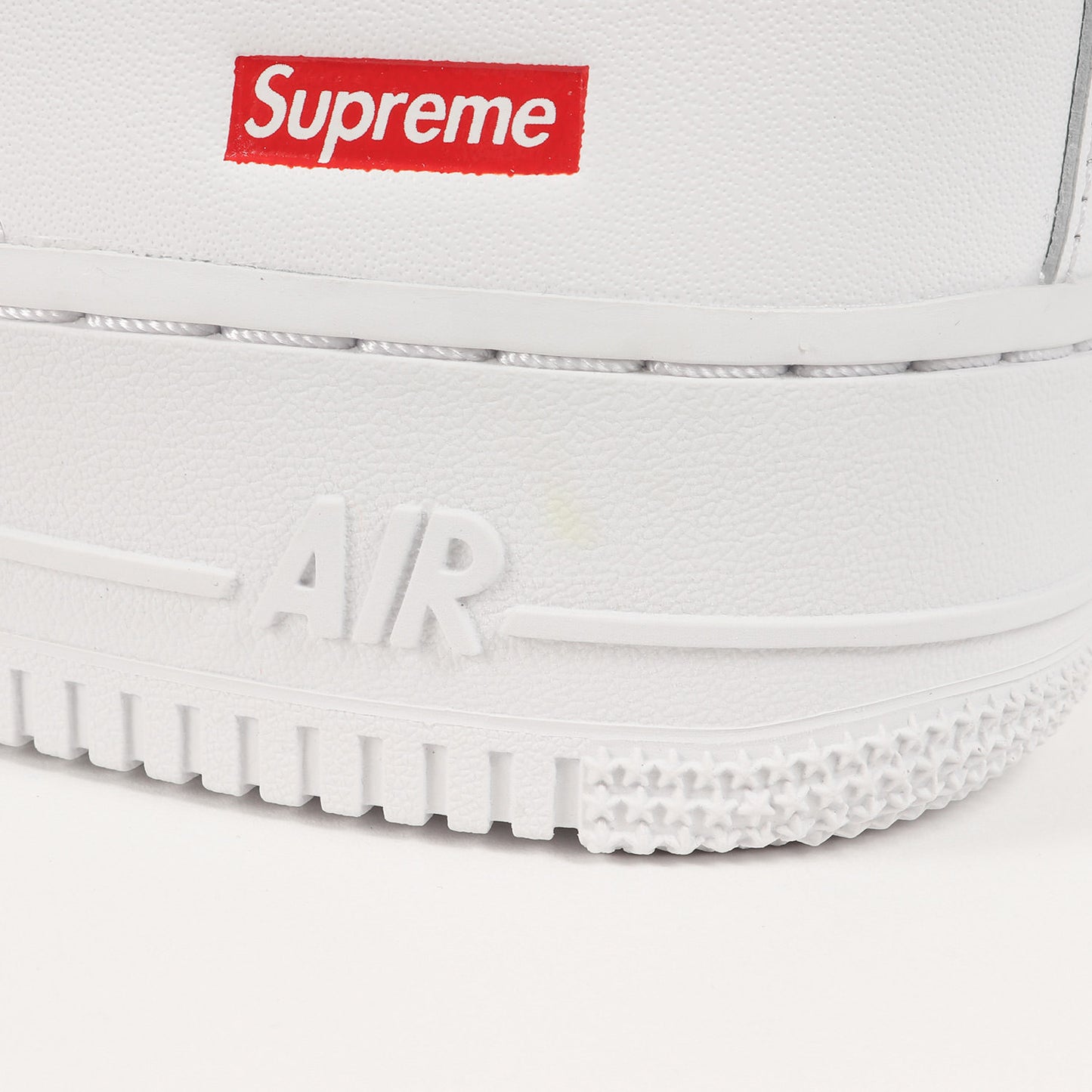 ×NIKE AIR FORCE 1 LOW / SUPREME (CU9225-100 / 2022年製)