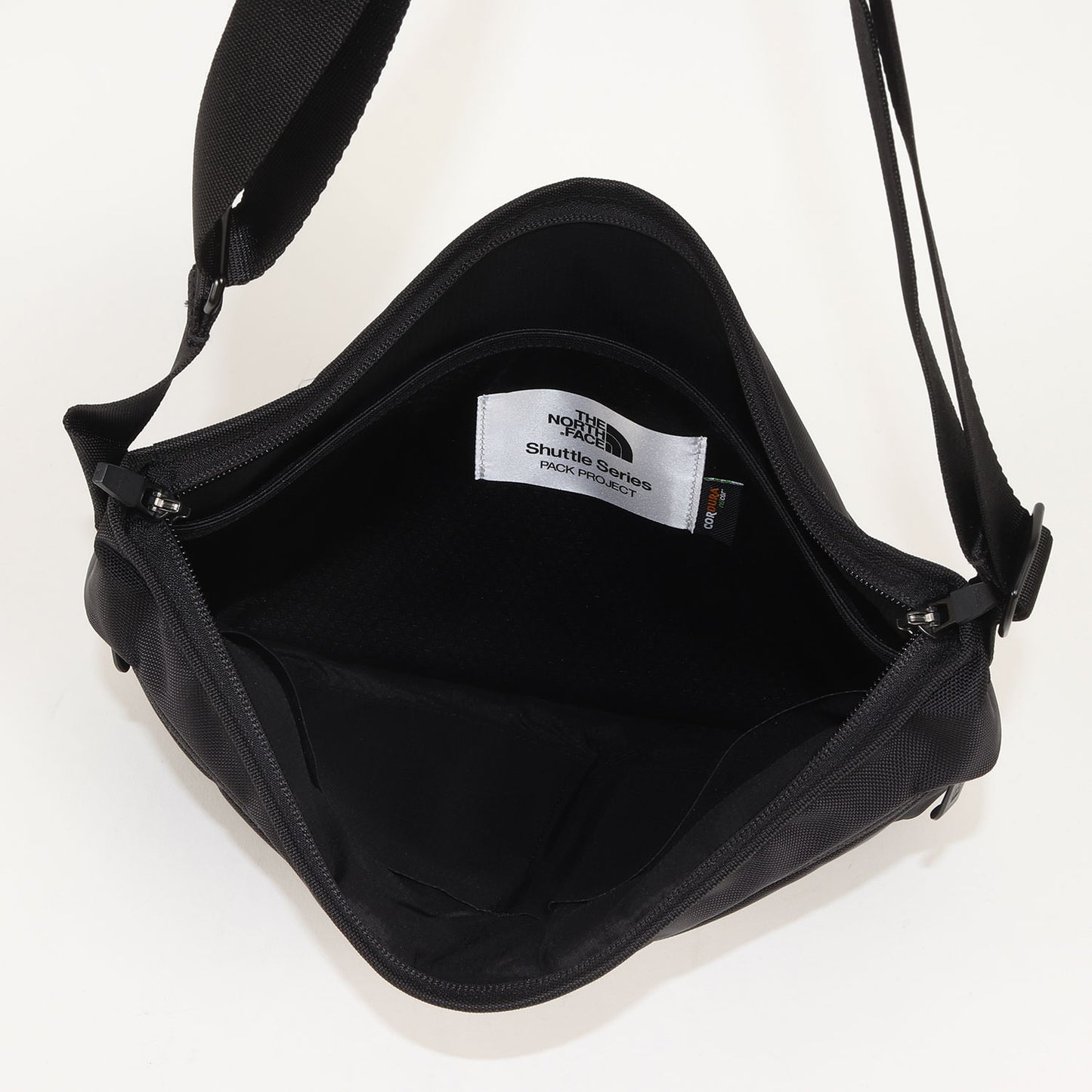 現行モデル シャトルショルダーポーチ / バッグ(Shuttle Shoulder Pouch)