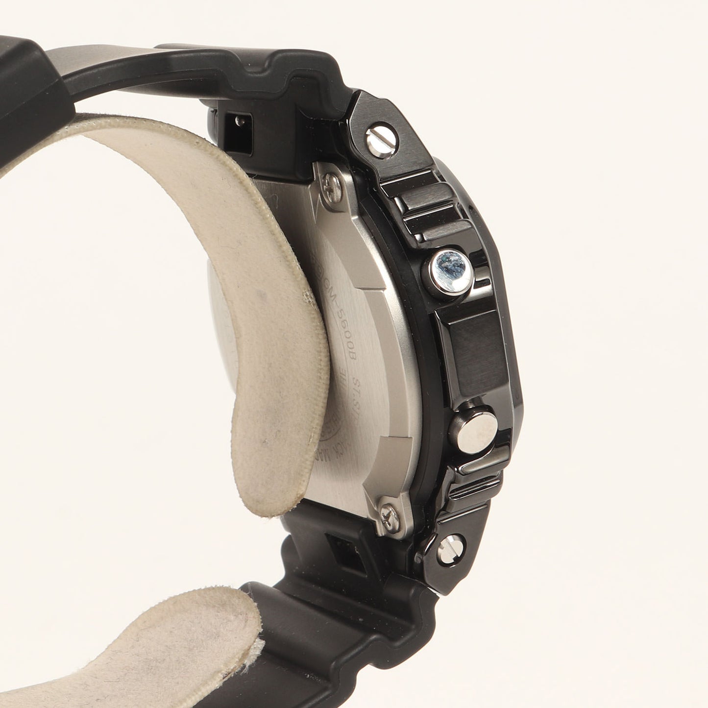 GM-5600B-1JF メタルカバード 腕時計 / ウォッチ