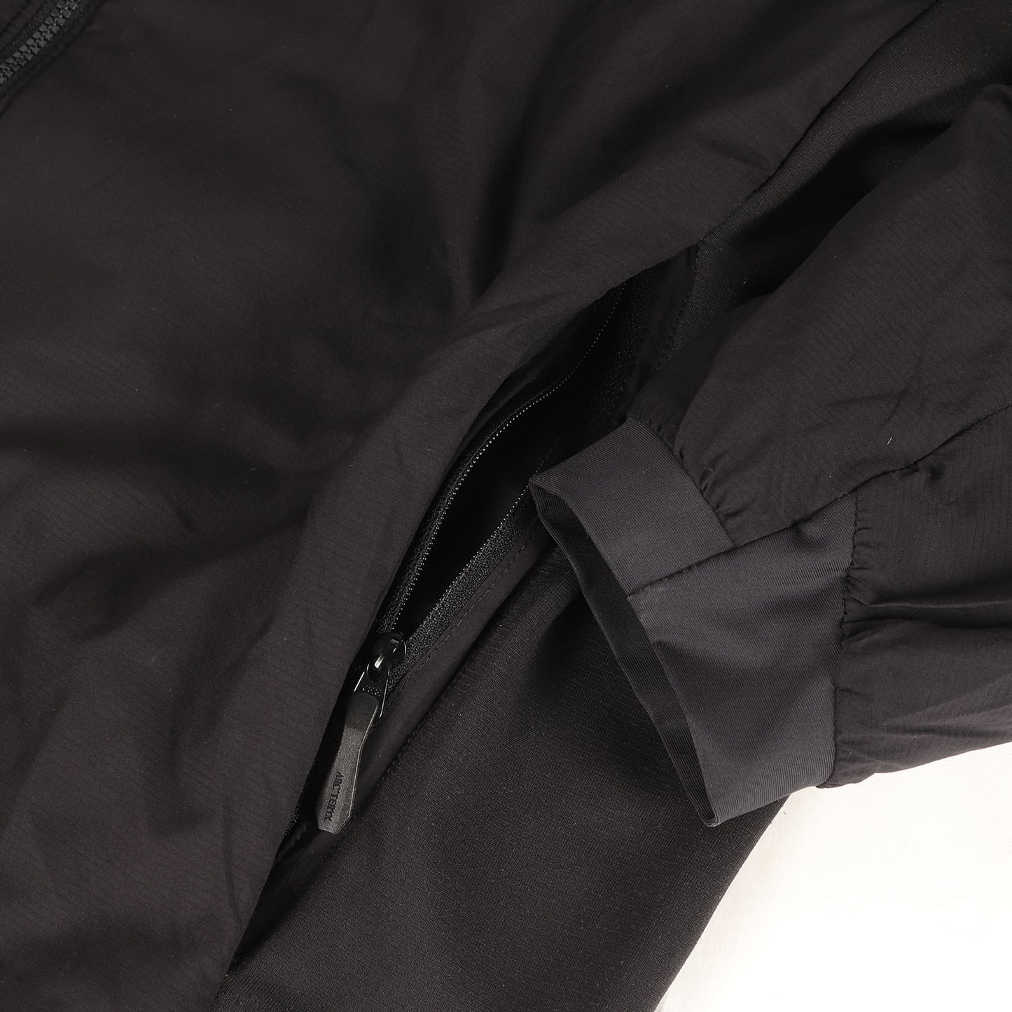 [限定カラー 24K BLACK] アトム LT フーディ ジャケット (Atom LT Hoody) 2020年製