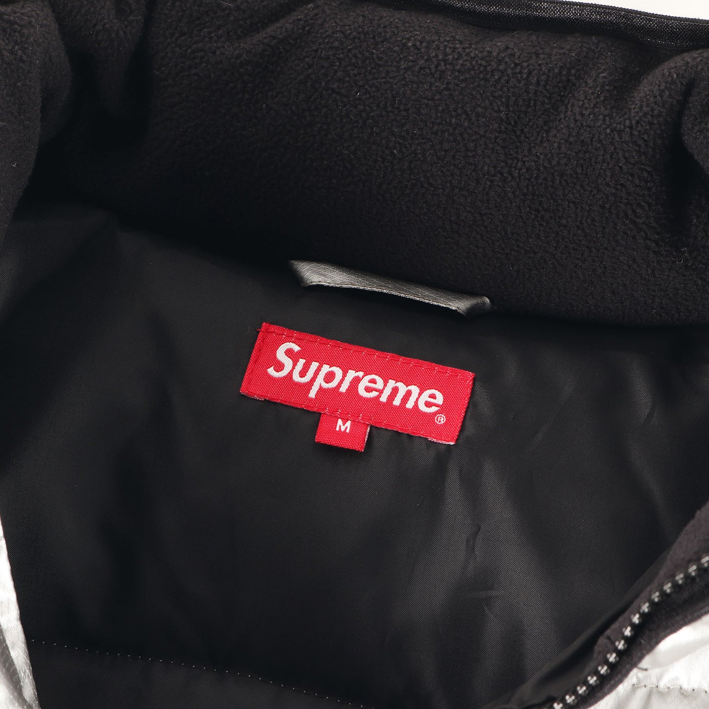 リフレクターロゴテープ パフィー ダウンジャケット(Reflective Sleeve Logo Puffy Jacket)