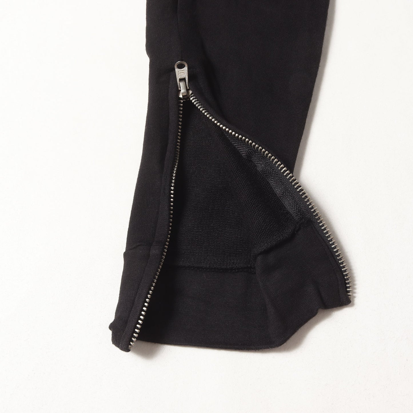 テーパード スウェットパンツ