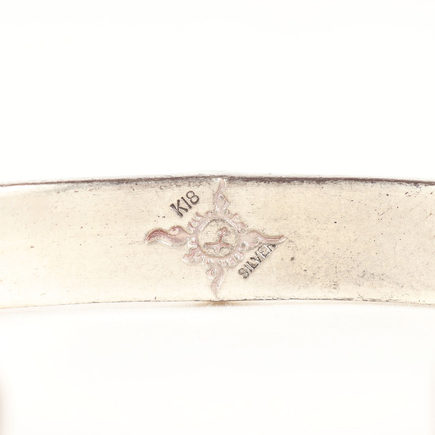 金メタル付き カラ草彫りバングル 8mm