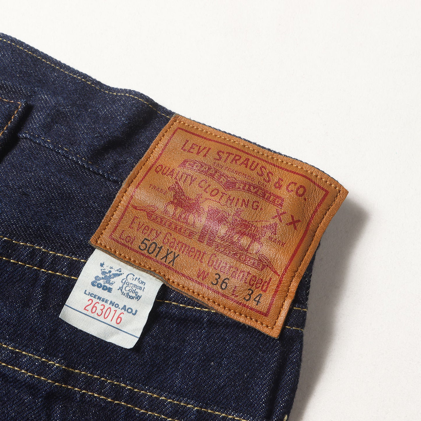 [極美品 ビッグサイズ] 1933年復刻 501XX シンチバック デニムパンツ / 日本製 33501-0049