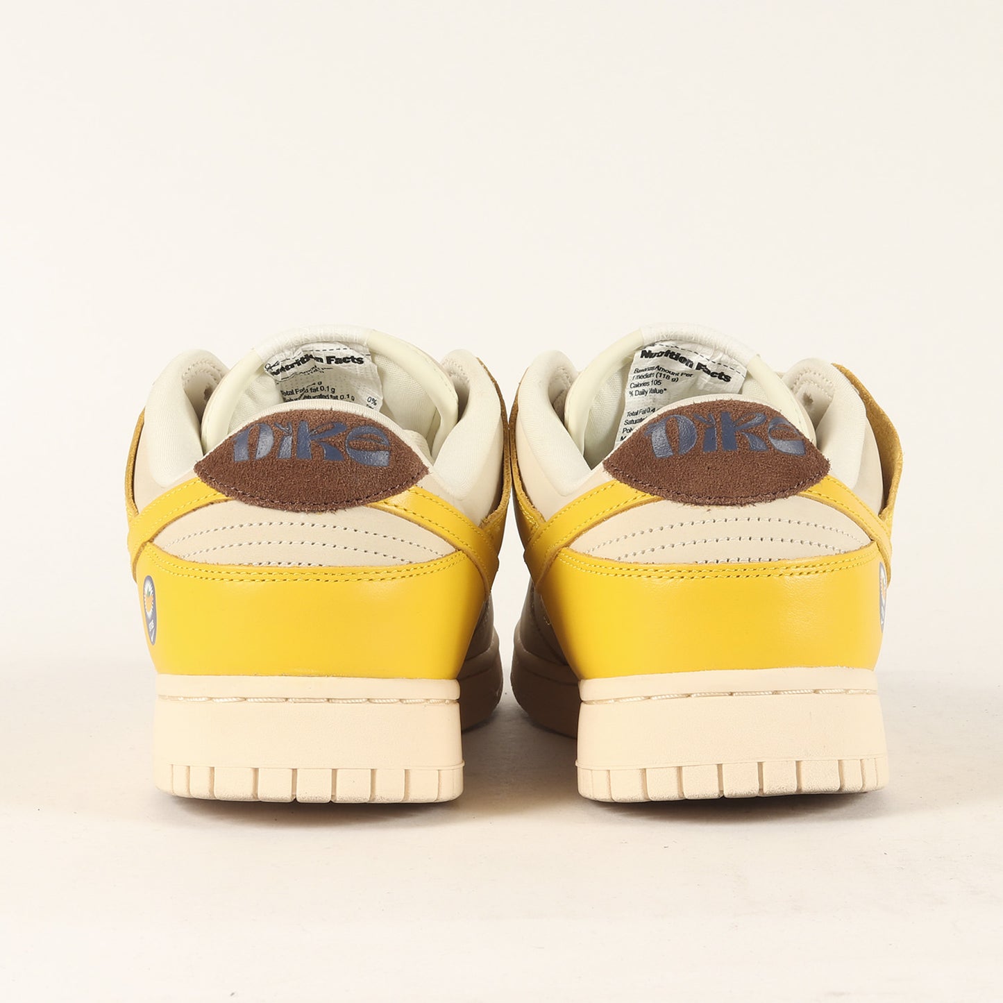 WMNS DUNK LOW LX BANANA (DR5487-100)