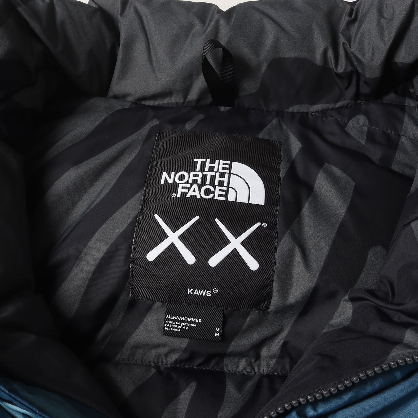 22SS US企画 ×KAWS ヌプシ ダウンジャケット(Toddler 96 Nuptse Jacket)