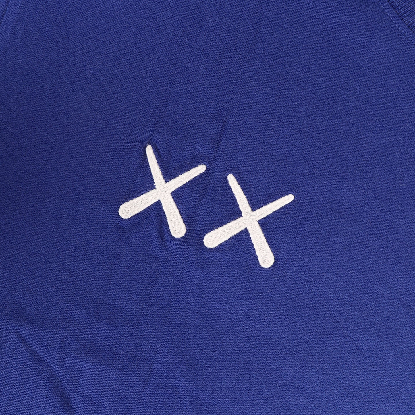 22SS 日本未発売 ×KAWS ロゴ刺繍 クルーネック Tシャツ(S/S Tee)