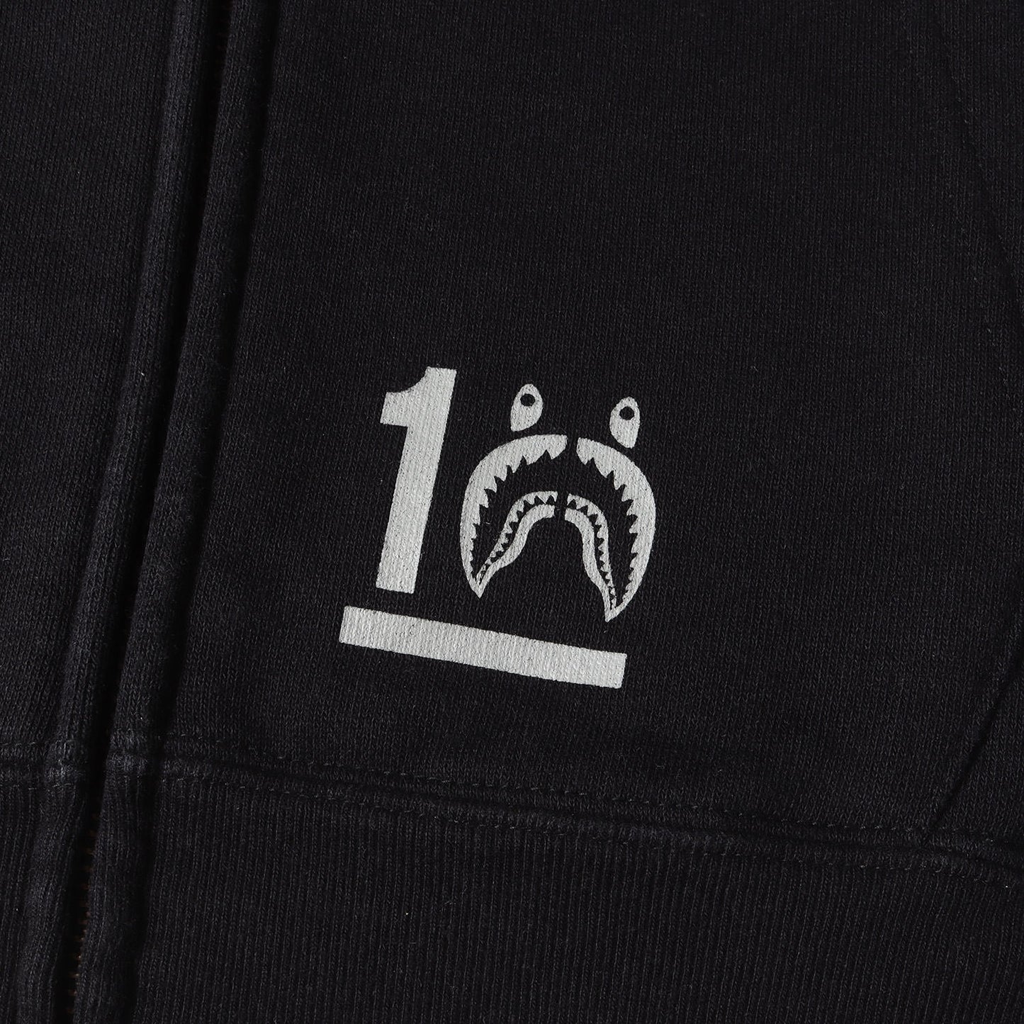 ZOZOTOWN限定 10周年記念 スワロフスキー シャーク ジップ スウェットパーカー