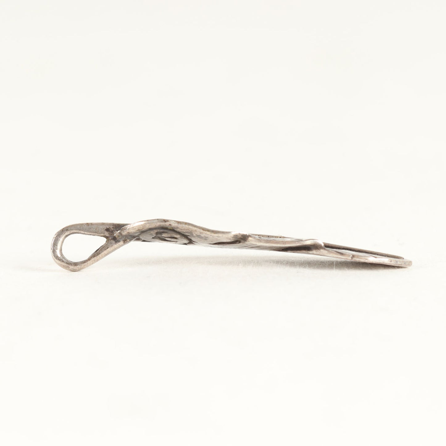 プレーン シルバー 小フェザー