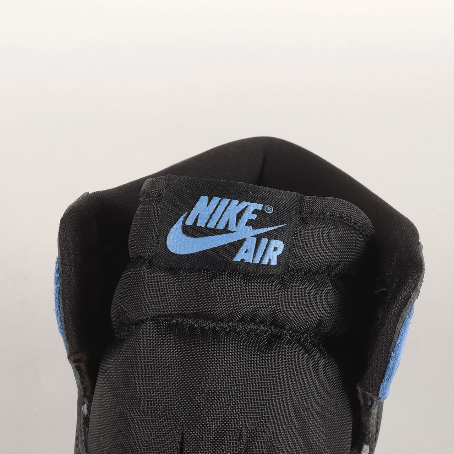 AIR JORDAN 1 RETRO HIGH OG UNC TOE (DZ5485-400)