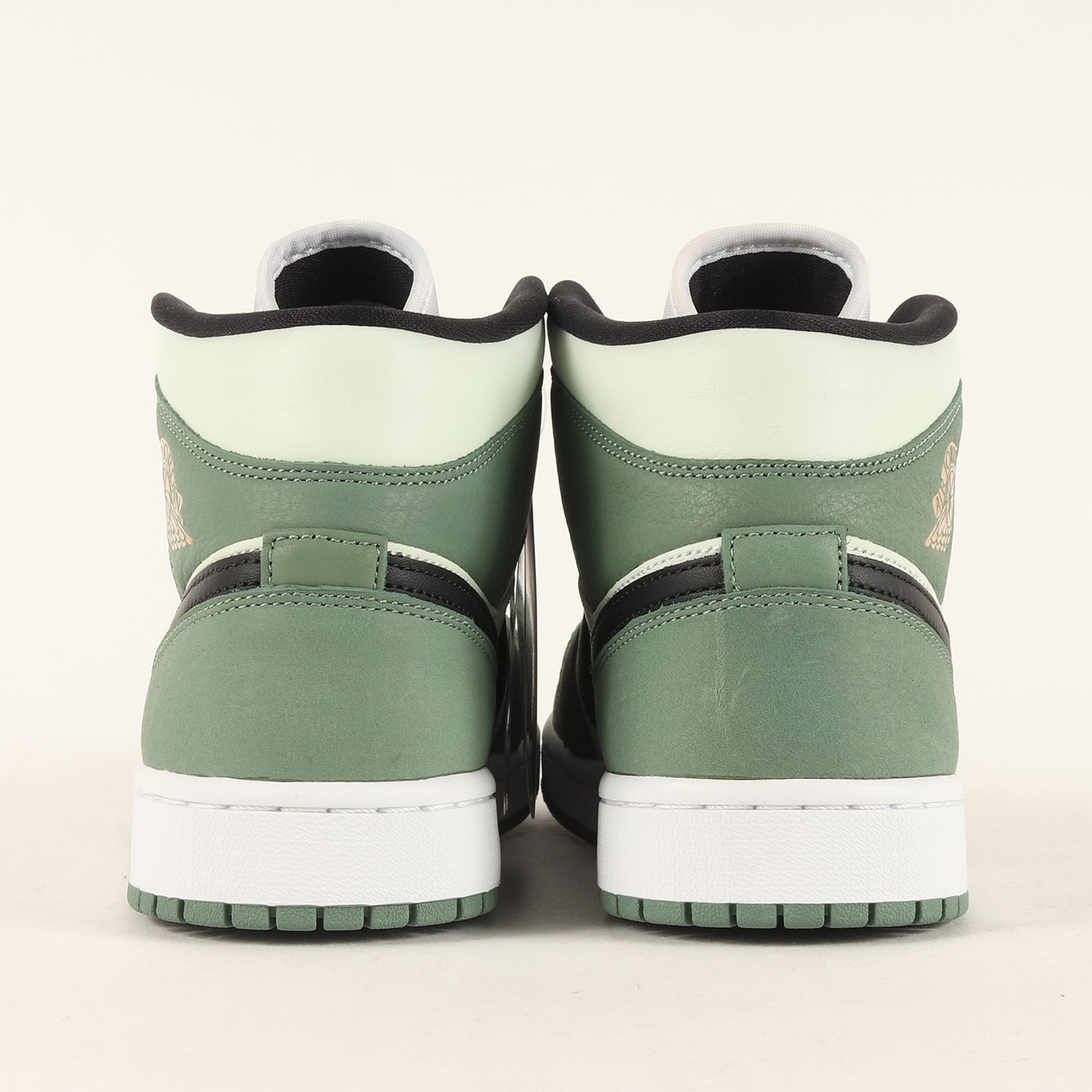 WMNS AIR JORDAN 1 MID SE (CZ0774-300)