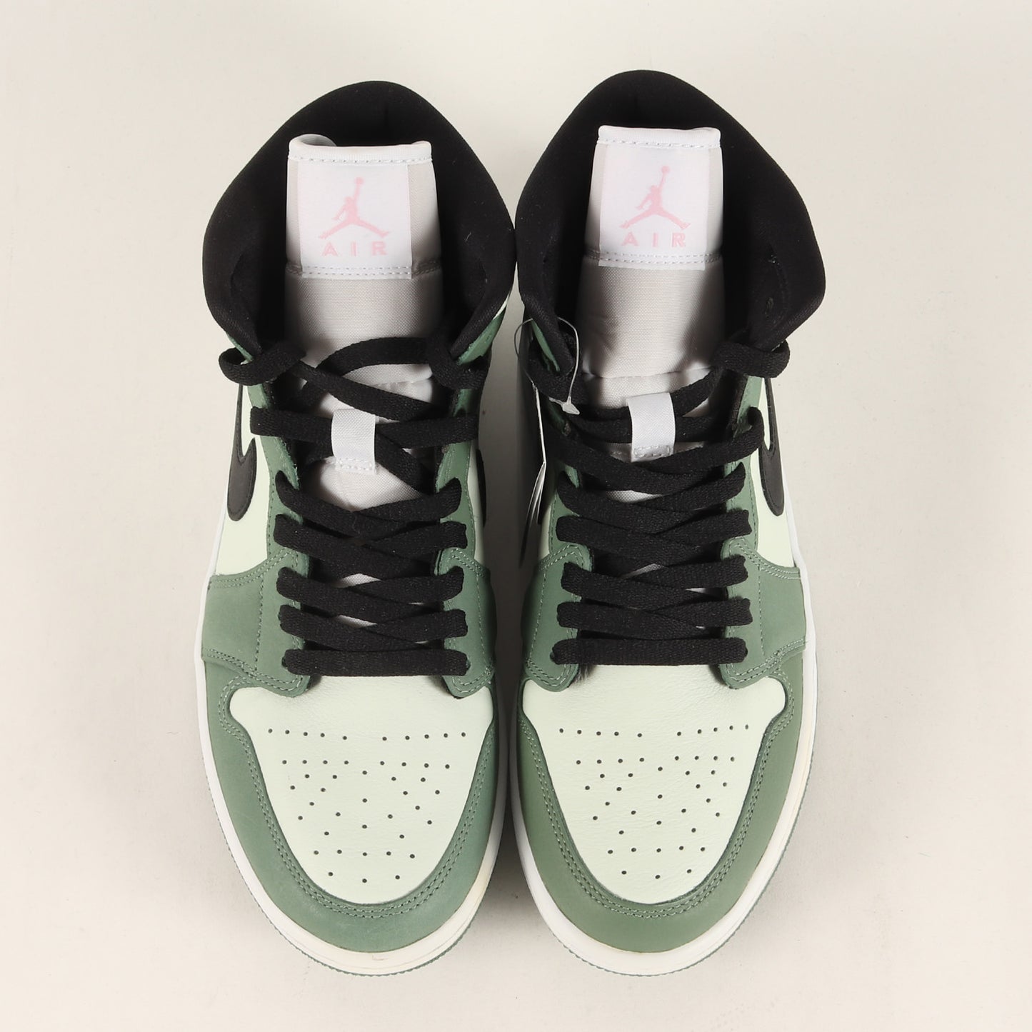 WMNS AIR JORDAN 1 MID SE (CZ0774-300)